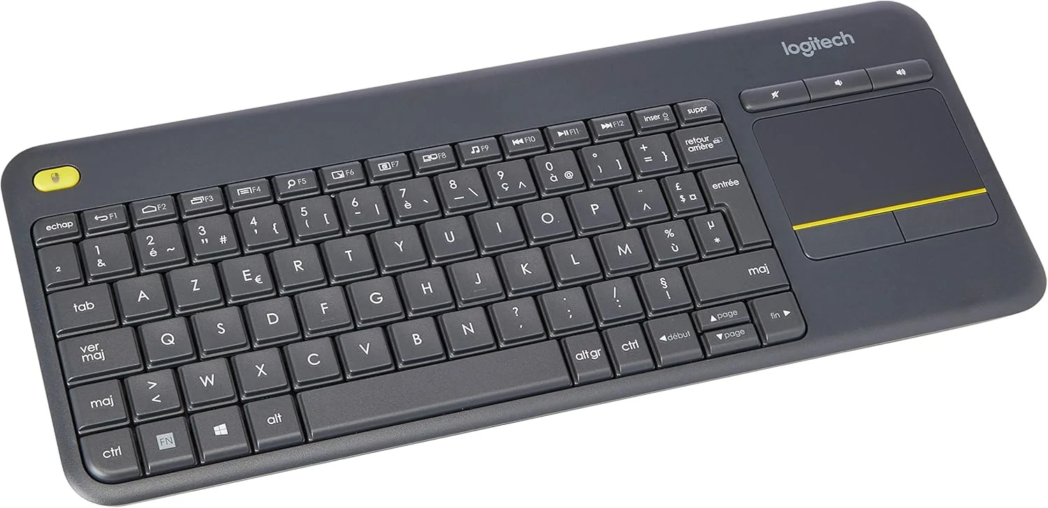 کیبورد لمسی بی سیم مخصوص تلویزیون لاجیتک مدل K400 Plus با کنترل آسان رسانه و تاچ پد داخلی، طرح فرانسوی AZERTY - مشکی