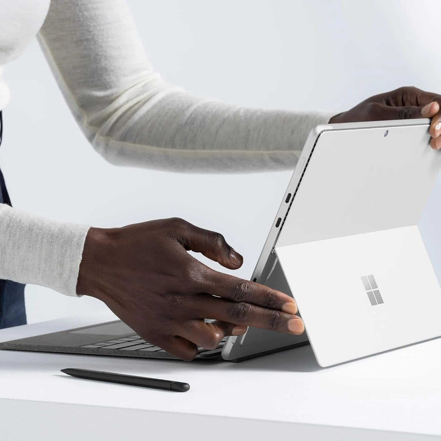 کیبورد مایکروسافت Surface Pro 13 اینچ با قلم Slim | یاقوت کبود | سازگار با Surface Pro 13 اینچ (نسل 11)، Surface Pro 9 یا Surface Pro 8 کیبورد مایکروسافت Surface Pro 13 اینچ با قلم Slim | یاقوت کبود | سازگار با Surface Pro 13 اینچ (نسل 11)، Surface Pro 9 یا Surface Pro 8