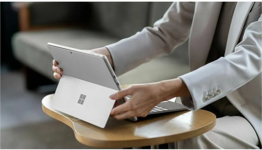 کیبورد/کاور مایکروسافت برای تبلت های Microsoft Surface Pro 10، Surface Pro 8، Surface Pro 9، Surface Pro X - پلاتینیوم