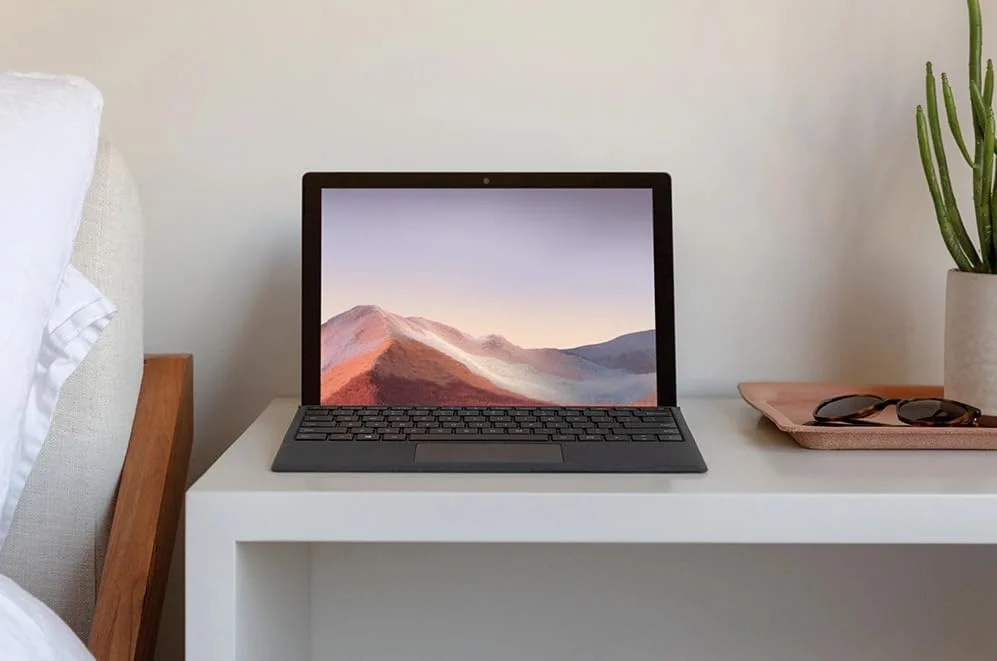 مایکروسافت سرفیس پرو 7 (بازسازی شده) - صفحه نمایش لمسی 12.3 اینچی - پردازنده Intel Core i5 - حافظه 8 گیگابایتی - SSD 256 گیگابایتی (آخرین مدل) - پلاتینیوم (PUV-00001)، 8 گیگابایت رم، 256 گیگابایت