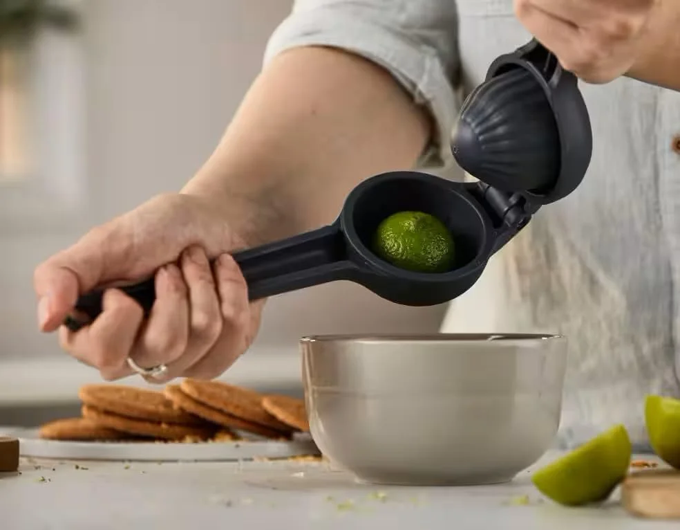 آب مرکبات گیری و آماده سازی کیک کنوود مدل KWSP220 خاکستری آب مرکبات گیری و آماده سازی کیک کنوود مدل KWSP220 خاکستری