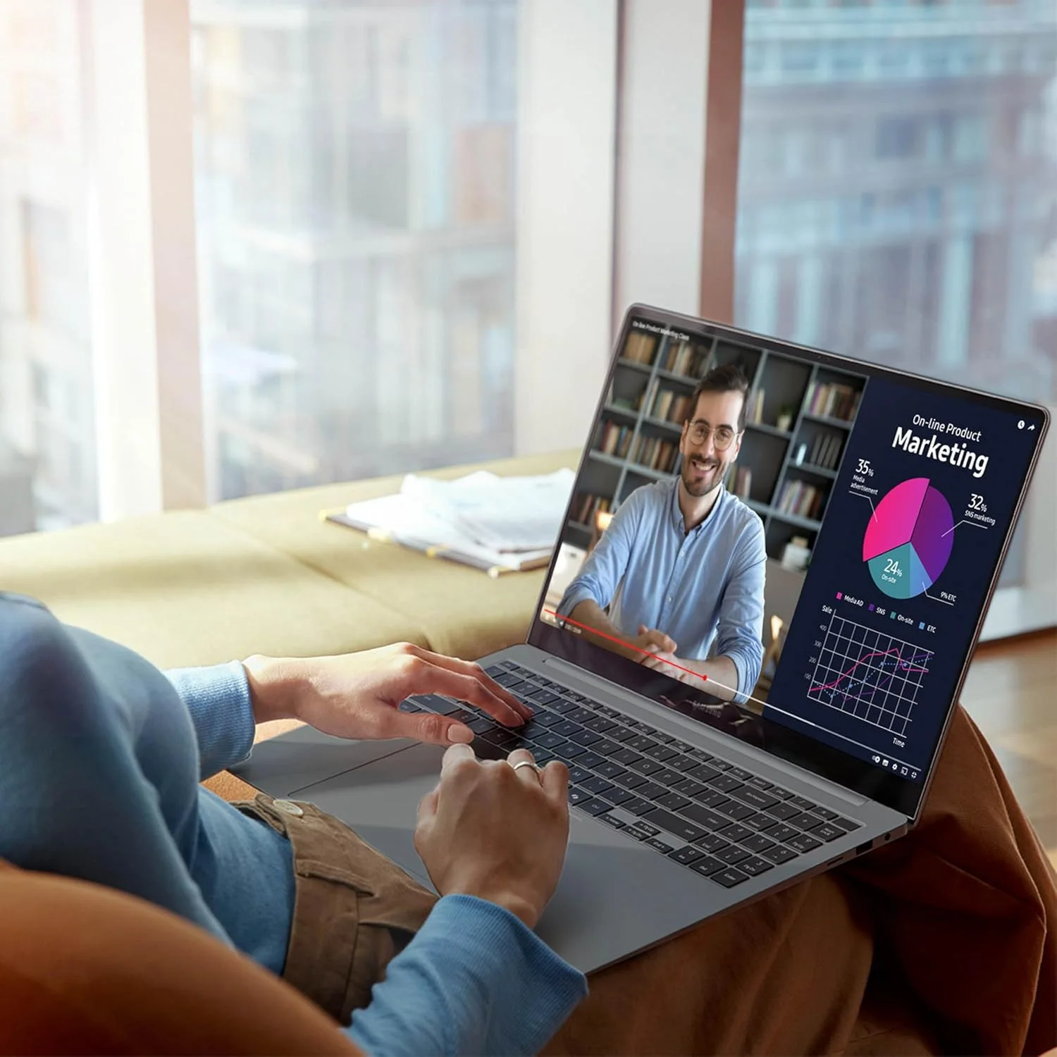 لپ تاپ سامسونگ Galaxy Book4 Pro با صفحه نمایش 14 اینچی، پردازنده Intel Core 7 Ultra، حافظه 512 گیگابایتی، صفحه لمسی 3K AMOLED (2880 x 1800)، امنیت پیشرفته، مدل 2024، NP940XGK-KG1US، خاکستری Moonstone