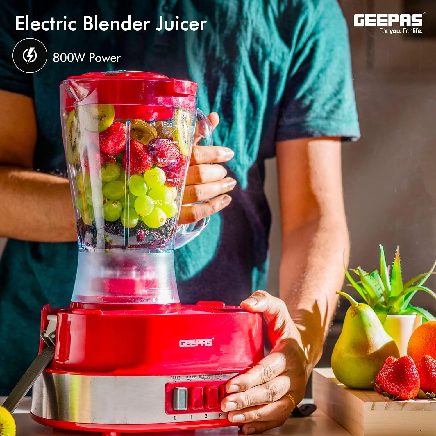 غذاساز 4 در 1 چند منظوره Geepas | آبمیوه گیری برقی، مخلوط کن، 2 سرعته با عملکرد پالس و قفل ایمنی 800 وات | شامل آبمیوه گیری، مخلوط کن، آسیاب قهوه - متنوع