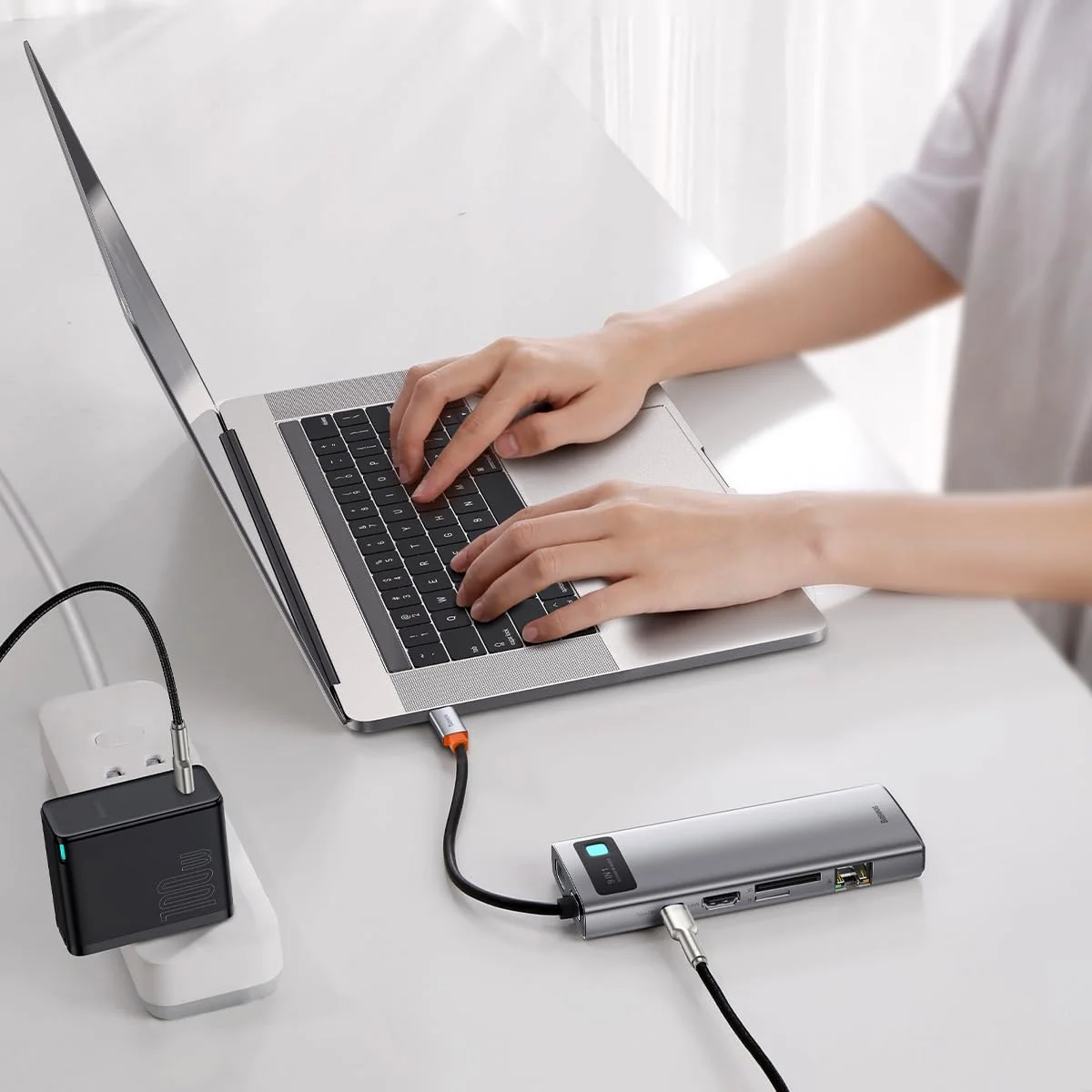 آداپتور داکینگ استیشن هاب USB C 9 در 1 بیسوس با خروجی 4K HDMI و پاور دلیوری برای مک بوک پرو، سرفیس پرو، آیپد پرو و سایر دستگاه های Type C آداپتور داکینگ استیشن هاب USB C 9 در 1 بیسوس با خروجی 4K HDMI و پاور دلیوری برای مک بوک پرو، سرفیس پرو، آیپد پرو و سایر دستگاه های Type C