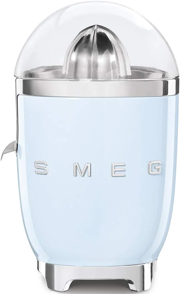 آب مرکبات گیری Smeg CJF11PBUK، طراحی استایل رترو دهه 50، دارای کاسه آبگیری و درب، خروجی ضد چکه استیل ضد زنگ، بدنه آلومینیومی دایکاست، آبی پاستلی، 1 سال گارانتی