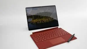 لپ تاپ مایکروسافت Surface Pro 8 | تبلت 2 در 1 با صفحه نمایش لمسی 13 اینچی | پردازنده Intel Core i5 نسل 11، رم 16 گیگابایتی، SSD 256 گیگابایتی | همراه با کیبورد قرمز، قلم و شارژر اصلی | تجدید شده