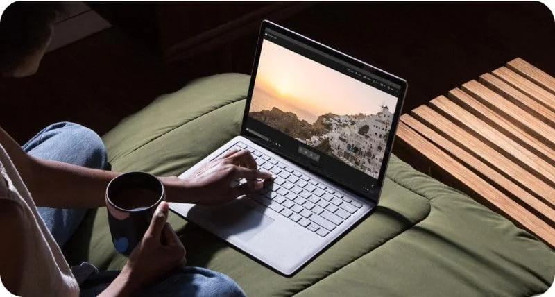 لپ تاپ مایکروسافت Surface (بازسازی شده) پردازنده Intel Core i5 نسل 7 رم 8 گیگابایت حافظه SSD 256 گیگابایت ویندوز 10 پلاتینیوم