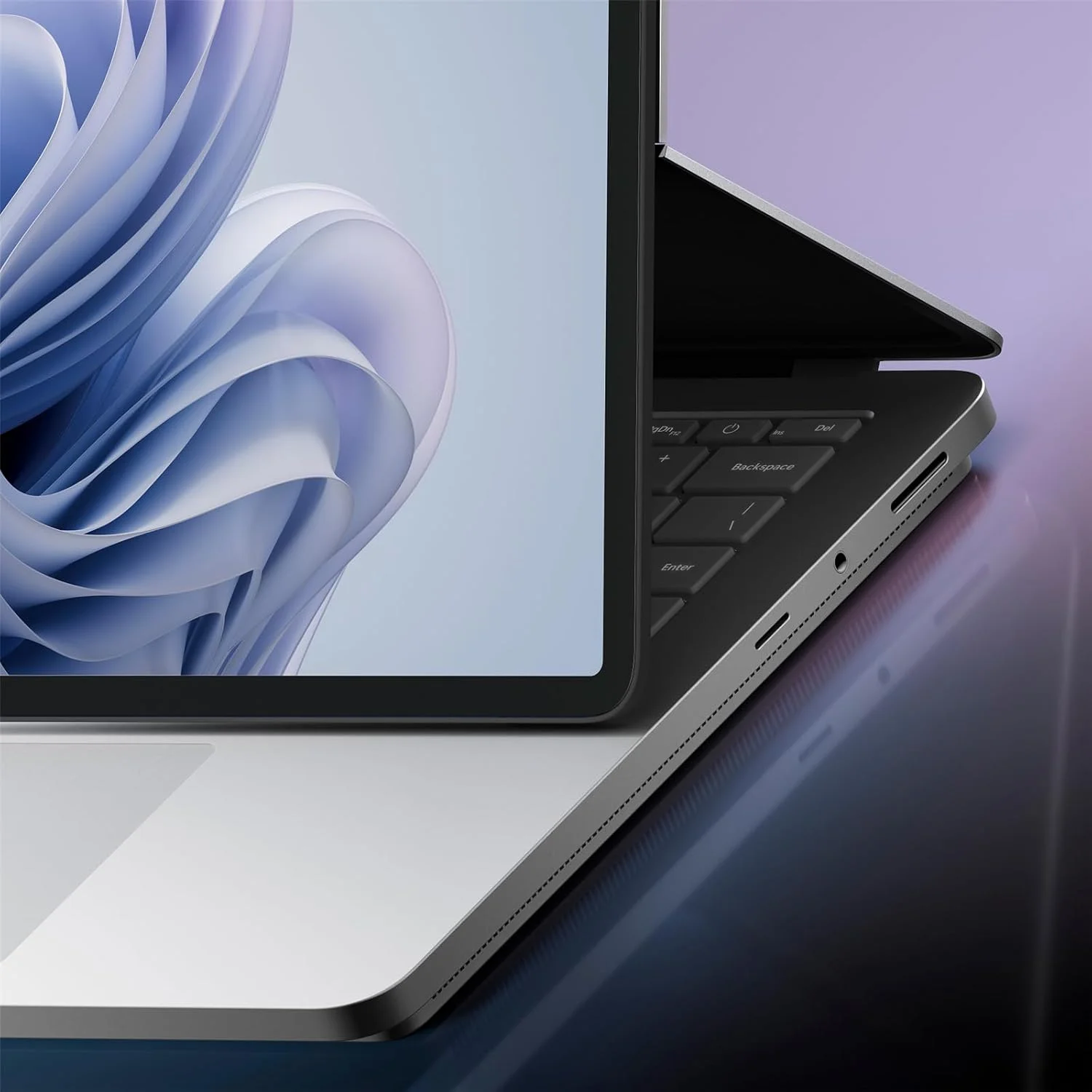 لپ تاپ استودیو سرفیس مایکروسافت 2 - پردازنده نسل سیزدهم اینتل Core i7 / رم 32 گیگابایت / SSD 1 ترابایت / گرافیک Nvidia Geforce RTX 4050 / پلاتینیوم / Z1I-00015 / صفحه کلید انگلیسی / نسخه بین المللی - 1 سال گارانتی