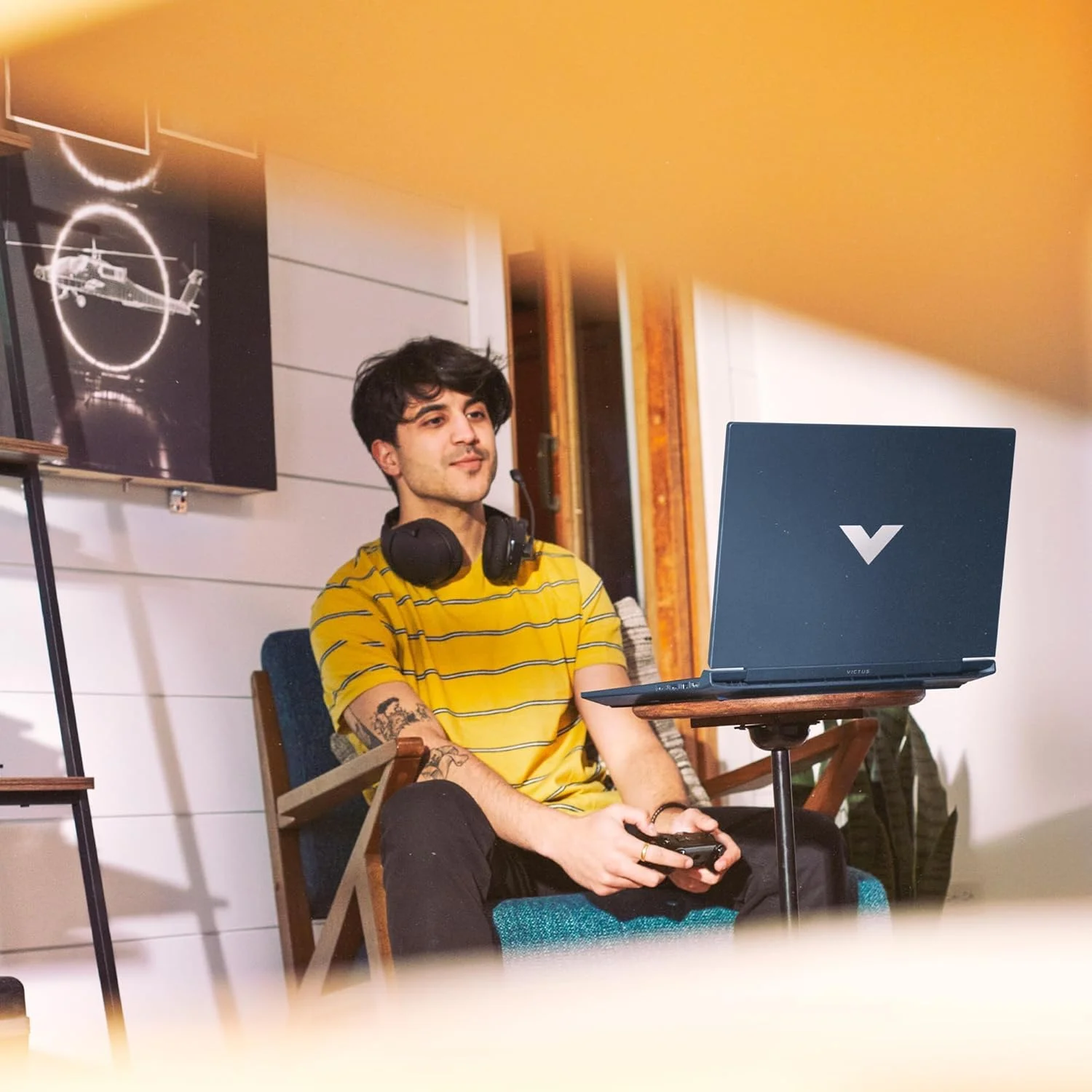 لپ تاپ گیمینگ Victus 15-fa1072ne، صفحه نمایش 15.6 اینچی FHD 144Hz، پردازنده نسل سیزدهم Intel® Core™ i7-13700H، رم 16 گیگابایتی DDR4، حافظه SSD 512 گیگابایتی، کارت گرافیک 6 گیگابایتی NVIDIA® GeForce RTX™ 3050، ویندوز 11، آبی پرفورمنس، کیبورد با نور پس زمینه انگلیسی/عربی [7Z8C4EA]