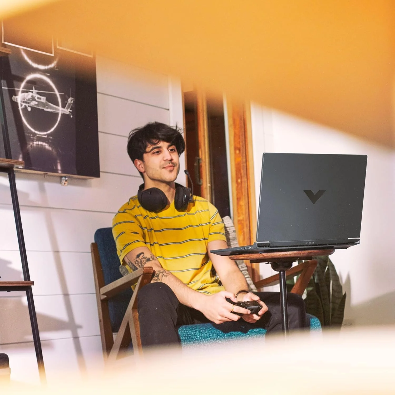 لپ تاپ گیمینگ HP Victus 15-fa0093ne، صفحه نمایش 15.6 اینچی FHD 144 هرتز، پردازنده نسل دوازدهم Intel® Core™ i5-12450H، رم 16 گیگابایتی DDR4، حافظه SSD 512 گیگابایتی، کارت گرافیک 4 گیگابایتی NVIDIA® GeForce RTX™ 3050، صفحه کلید En/Ar، ویندوز 11، نقره ای میکا [822T7EA]