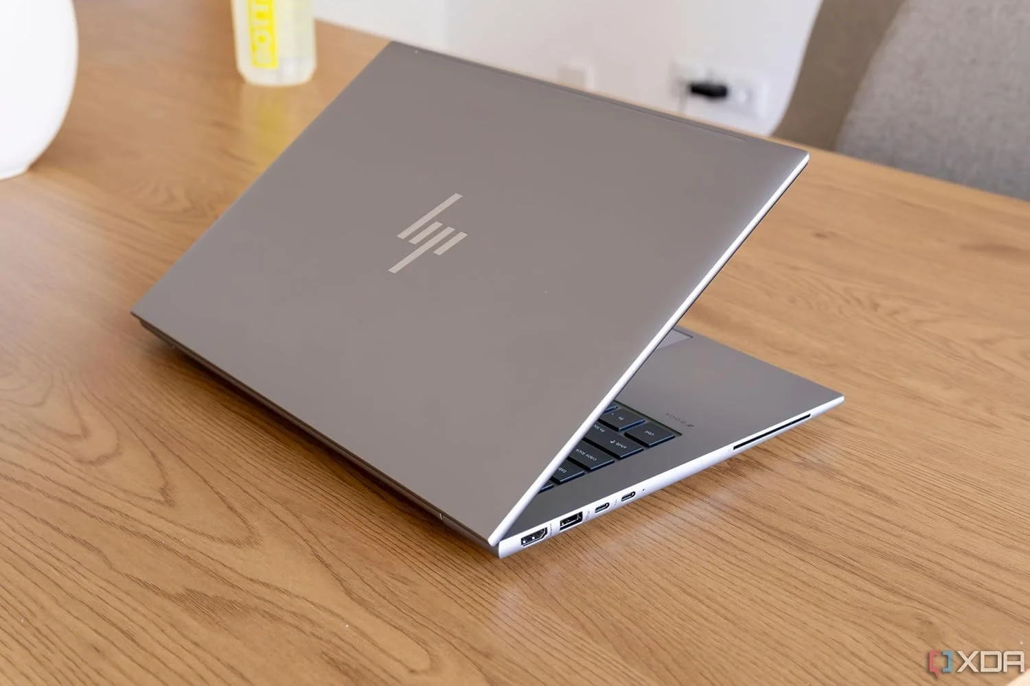 لپ تاپ ورک استیشن اچ پی ZBook Firefly 14 G10 | Ryzen 5 Pro 7640HS | شش هسته ای 4.30 گیگاهرتز | Intel 5G، 32 گیگابایت رم، 1 ترابایت PCIe® NVMe™ SSD | گرافیک Radeon | 14 اینچ Full HD WUXGA | ویندوز 11 پرو (بازسازی شده) لپ تاپ ورک استیشن اچ پی ZBook Firefly 14 G10 | Ryzen 5 Pro 7640HS | شش هسته ای 4.30 گیگاهرتز | Intel 5G، 32 گیگابایت رم، 1 ترابایت PCIe® NVMe™ SSD | گرافیک Radeon | 14 اینچ Full HD WUXGA | ویندوز 11 پرو (بازسازی شده)