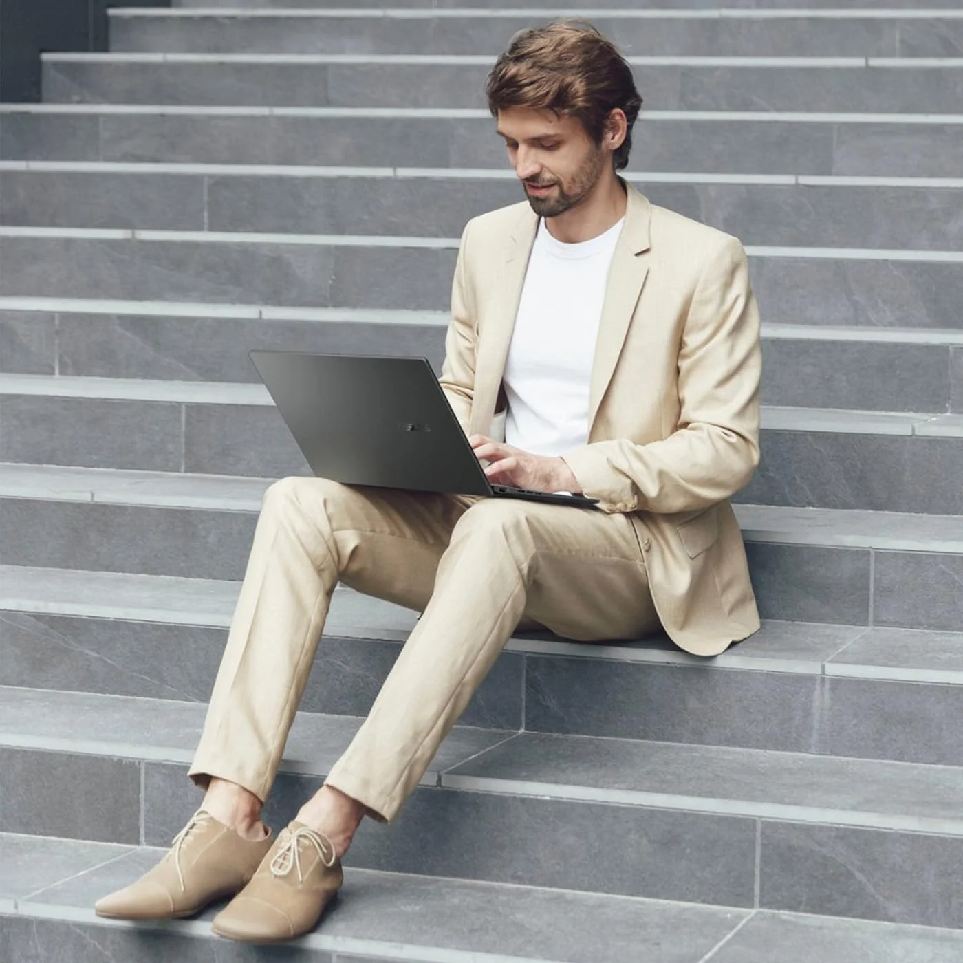 لپ تاپ ASUS Zenbook، صفحه نمایش لمسی 14 اینچی WUXGA OLED، پردازنده Intel Core Ultra 7-155H (تا 4.8 گیگاهرتز)، گرافیک Intel Arc، رم 16 گیگابایتی، 512 گیگابایت PCIe 4.0، WiFi 6E، صفحه کلید با نور پس زمینه، TB 4، کابل PDG HDMI، ویندوز 11 پرو