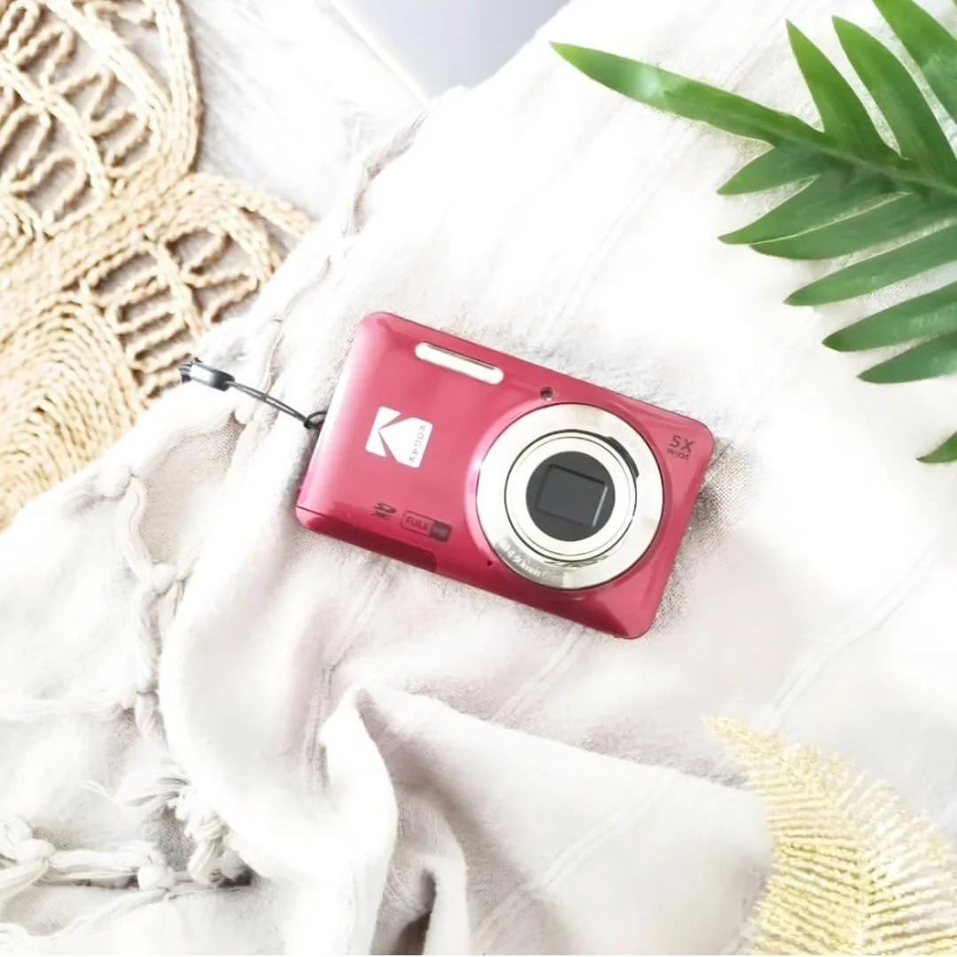 دوربین دیجیتال 16 مگاپیکسلی KODAK PIXPRO Friendly Zoom FZ55 RD با زوم اپتیکال 5X، زاویه دید عریض 28 میلی‌متری و صفحه نمایش LCD 2.7 اینچی - قرمز