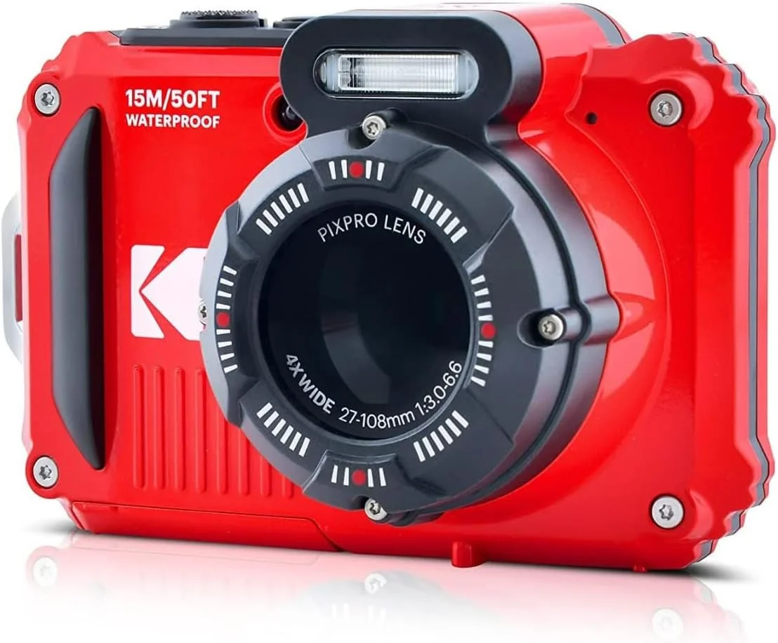 دوربین دیجیتال 16 مگاپیکسلی ضد آب و مقاوم Kodak PIXPRO WPZ2 با زوم اپتیکال 4X (قرمز) به همراه کارت microSDHC 32 گیگابایتی با آداپتور (2 قلم)