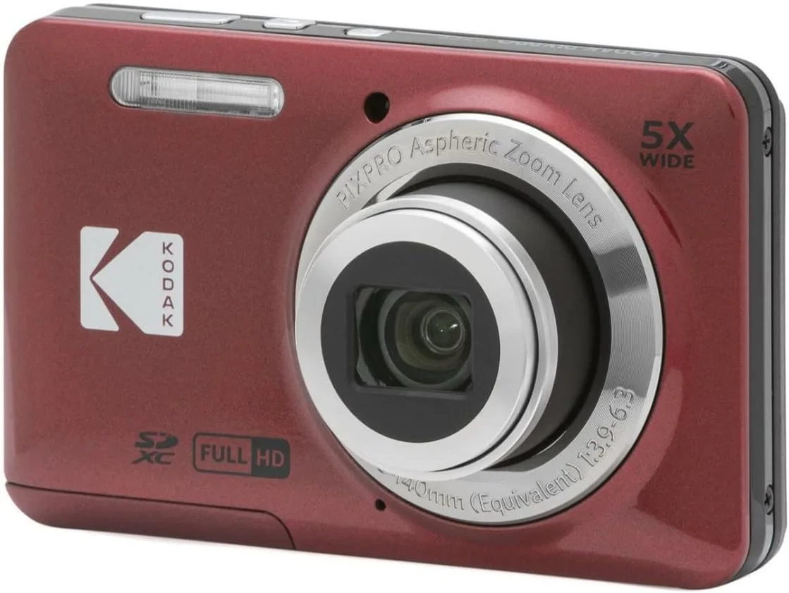 دوربین دیجیتال Kodak PIXPRO Friendly Zoom FZ55 (قرمز) به همراه کارت SD 32 گیگابایتی، کیف دوربین و شارژر مسافرتی باتری (4 قلم)