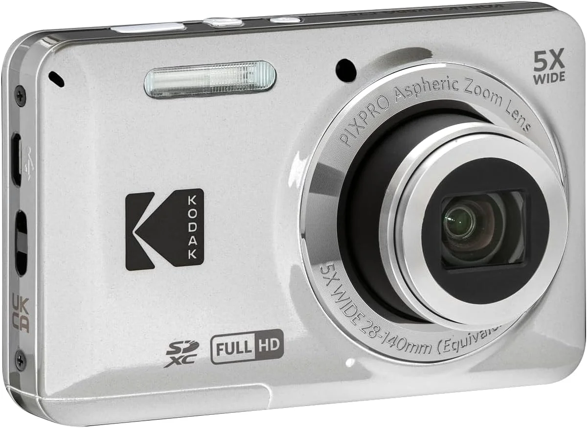 دوربین دیجیتال 16 مگاپیکسلی KODAK PIXPRO FZ55-SL با زوم اپتیکال 5X، زاویه دید عریض 28 میلی‌متری، فیلمبرداری Full HD 1080P، صفحه نمایش LCD 2.7 اینچی، مناسب برای ولاگ. همراه با کارت SD و کیف دوربین Slinger (نقره‌ای)