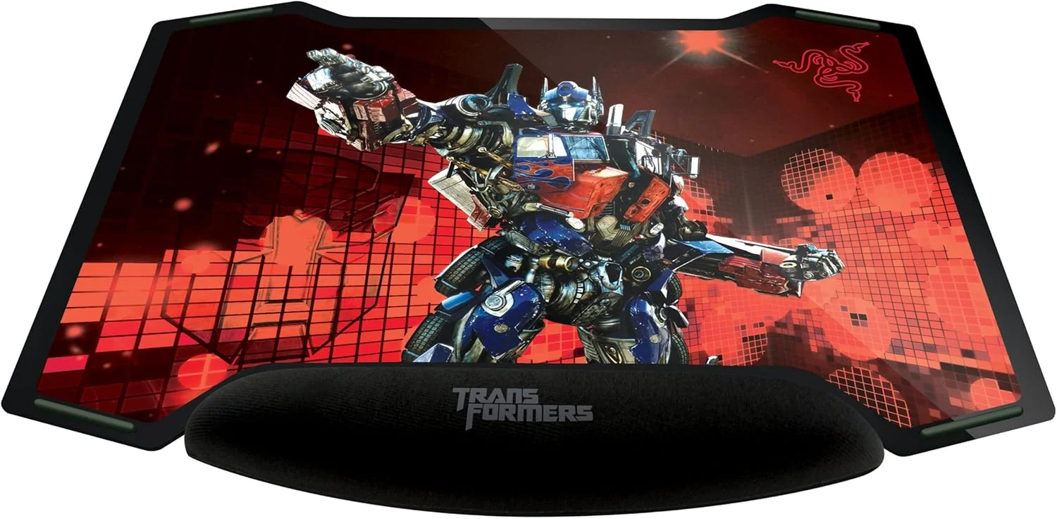 موس پد گیمینگ دو طرفه Razer Vespula Transformers 3 Collector's Edition (Rz02-00320200-R3U1) موس پد گیمینگ دو طرفه Razer Vespula Transformers 3 Collector's Edition (Rz02-00320200-R3U1)