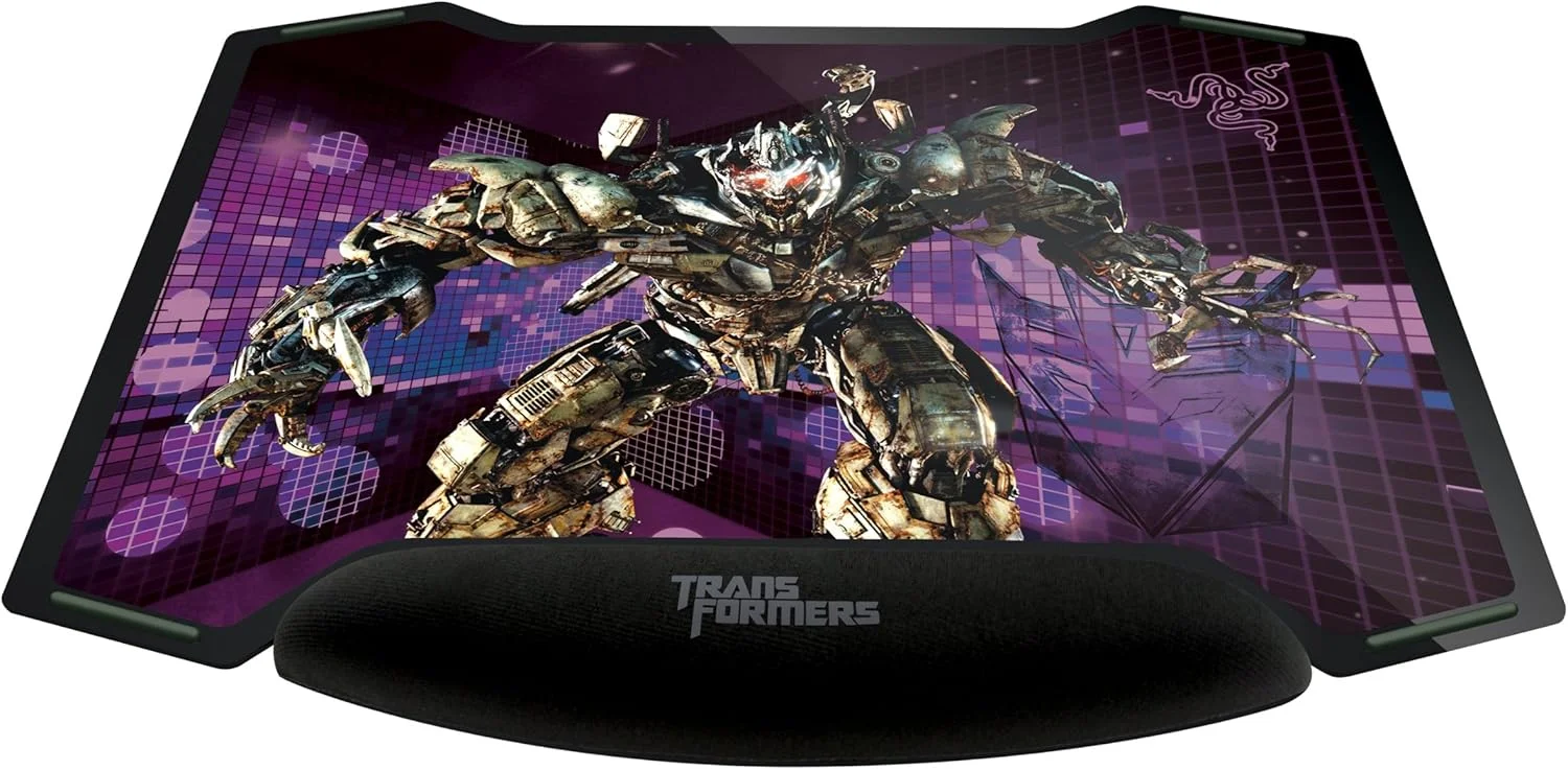 موس پد گیمینگ دو طرفه Razer Vespula Transformers 3 Collector's Edition (Rz02-00320200-R3U1) موس پد گیمینگ دو طرفه Razer Vespula Transformers 3 Collector's Edition (Rz02-00320200-R3U1)