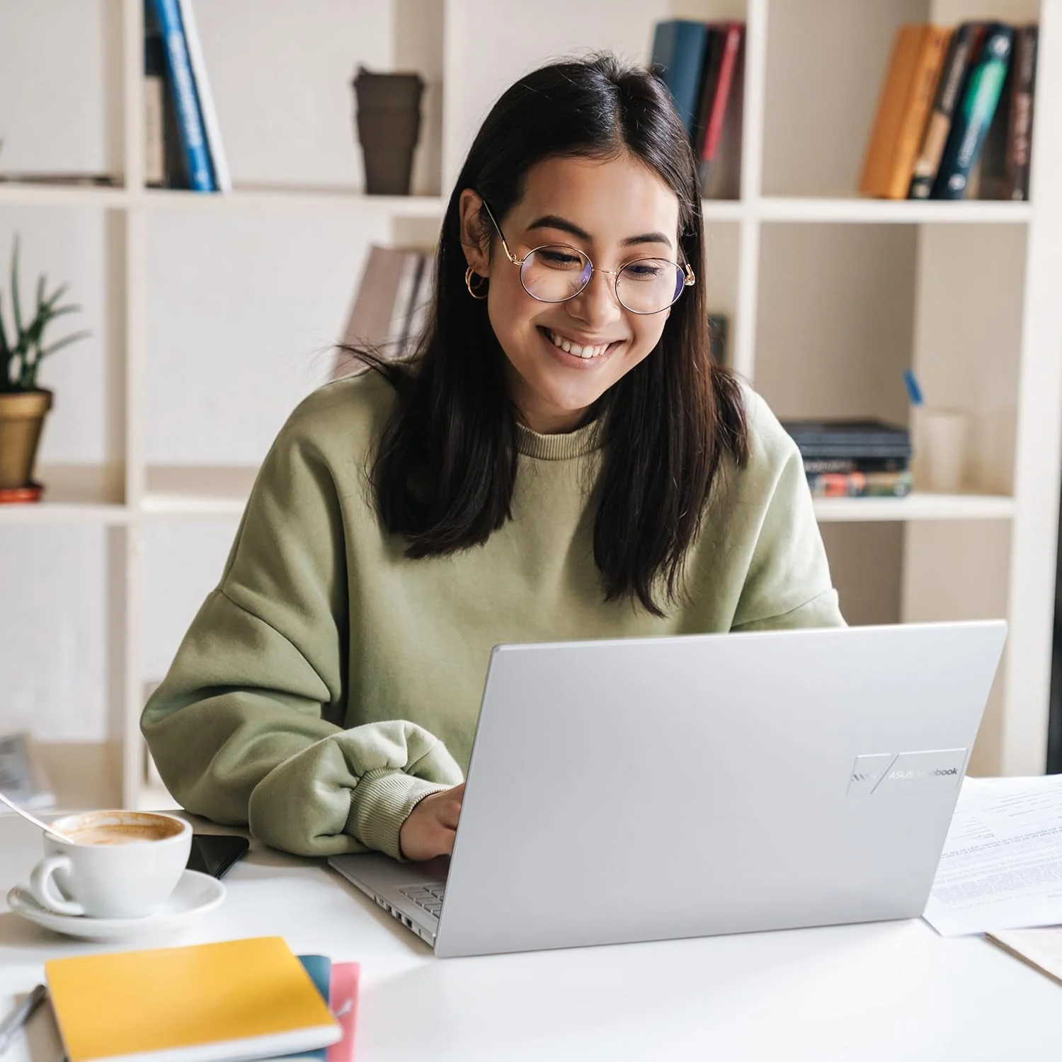 لپ تاپ 16 اینچی ASUS Vivobook، صفحه نمایش 16 اینچی WUXGA 60 هرتز، پردازنده Intel Core i5-13420H، گرافیک Intel Iris Xᵉ، حافظه 16 گیگابایتی، حافظه ذخیره سازی 512 گیگابایتی، ویندوز 11، نقره ای خنک، F1605VA-ES56