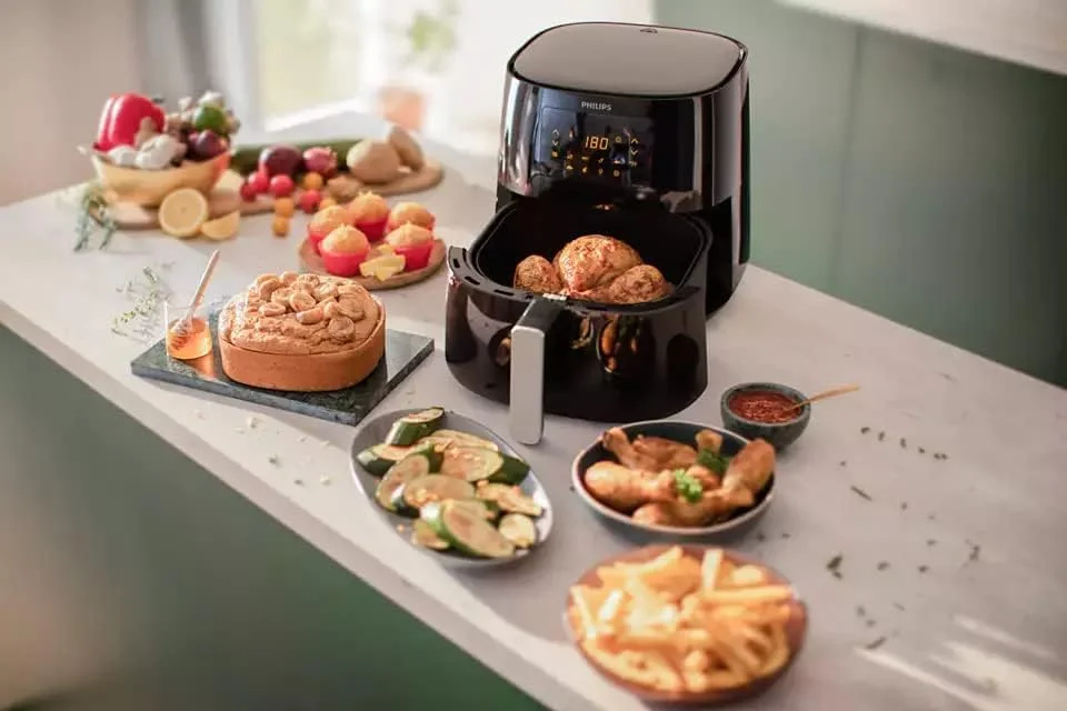 سرخ کن بدون روغن فیلیپس مدل HD9270/70 با توان 1400 وات سرخ کن بدون روغن فیلیپس مدل HD9270/70 با توان 1400 وات