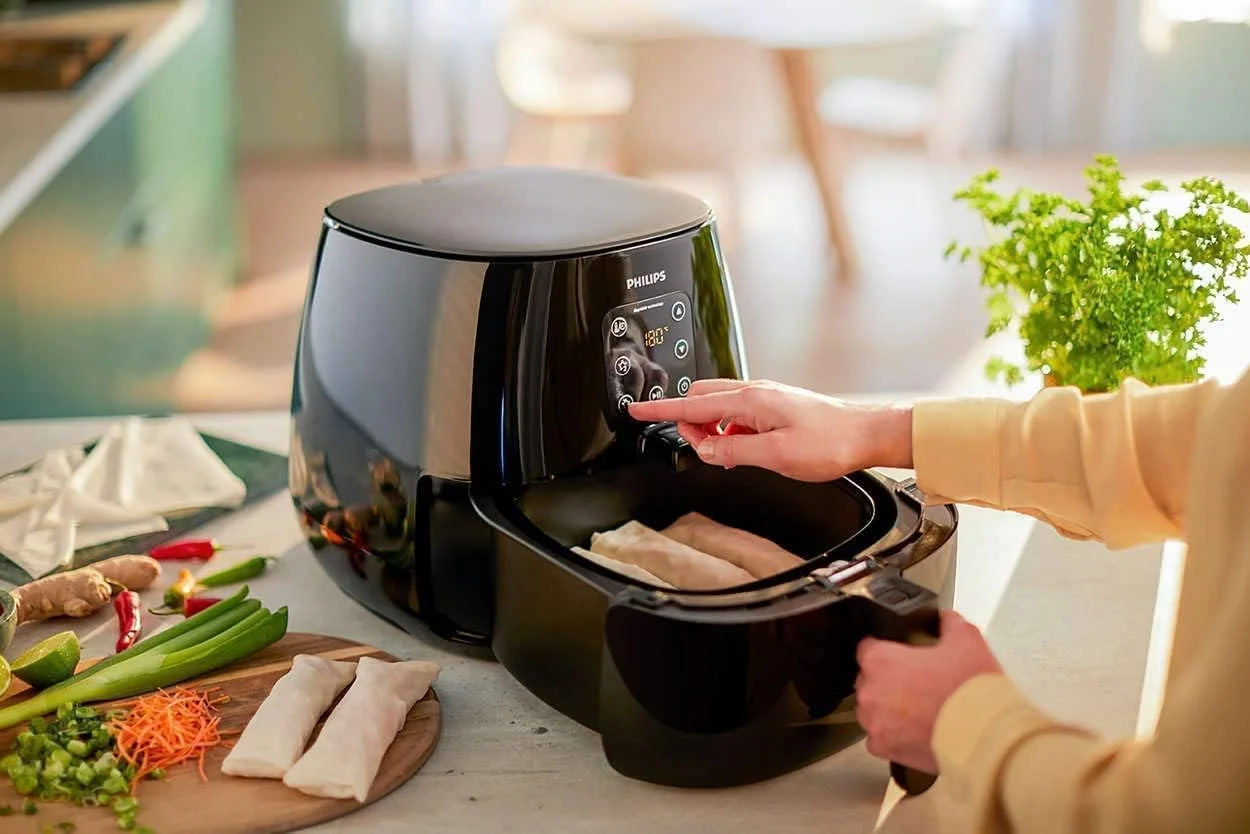 سرخ کن بدون روغن فیلیپس مدل Essential Air Fryer XL HD9260/91، مشکی، 2 سال گارانتی - نسخه امارات