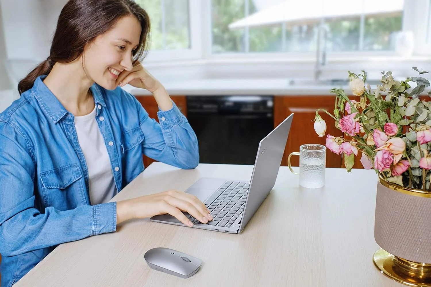 موس بلوتوثی بی صدای لنوو 600، حسگر نوری آبی، DPI قابل تنظیم، 4 دکمه، Microsoft Swift Pair، سازگار با Windows و Chrome، GY50X88832، خاکستری