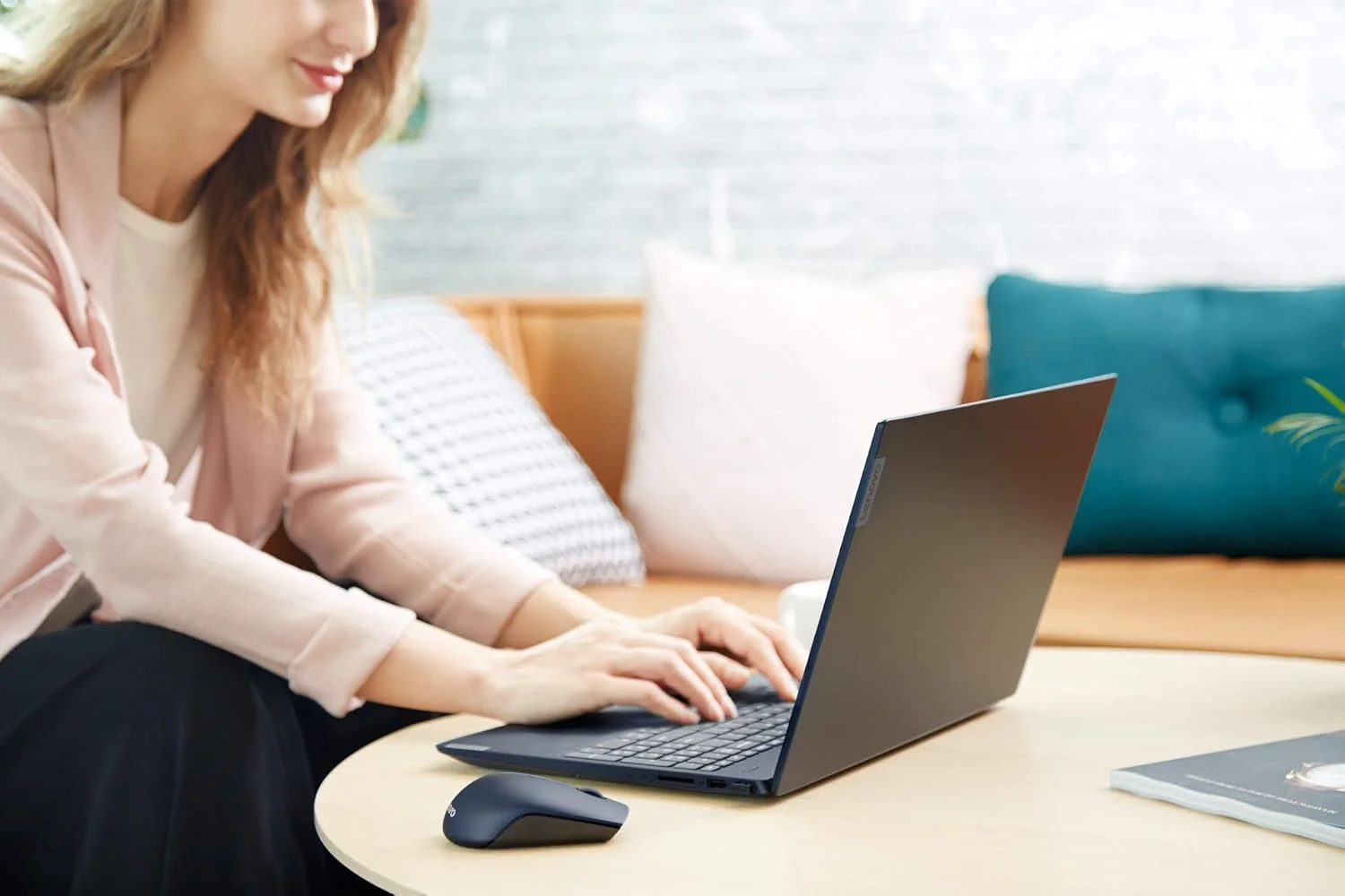 موس بی سیم لنوو 520 (آبی تیره) موس بی سیم لنوو 520 (آبی تیره)