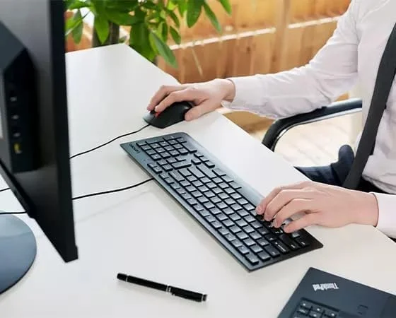 ست کیبورد و ماوس سیم دار USB لنوو KM102 - باریک و سایز کامل، مناسب برای خانه و کار، سازگار با ویندوز و مک او اس، مشکی ست کیبورد و ماوس سیم دار USB لنوو KM102 - باریک و سایز کامل، مناسب برای خانه و کار، سازگار با ویندوز و مک او اس، مشکی