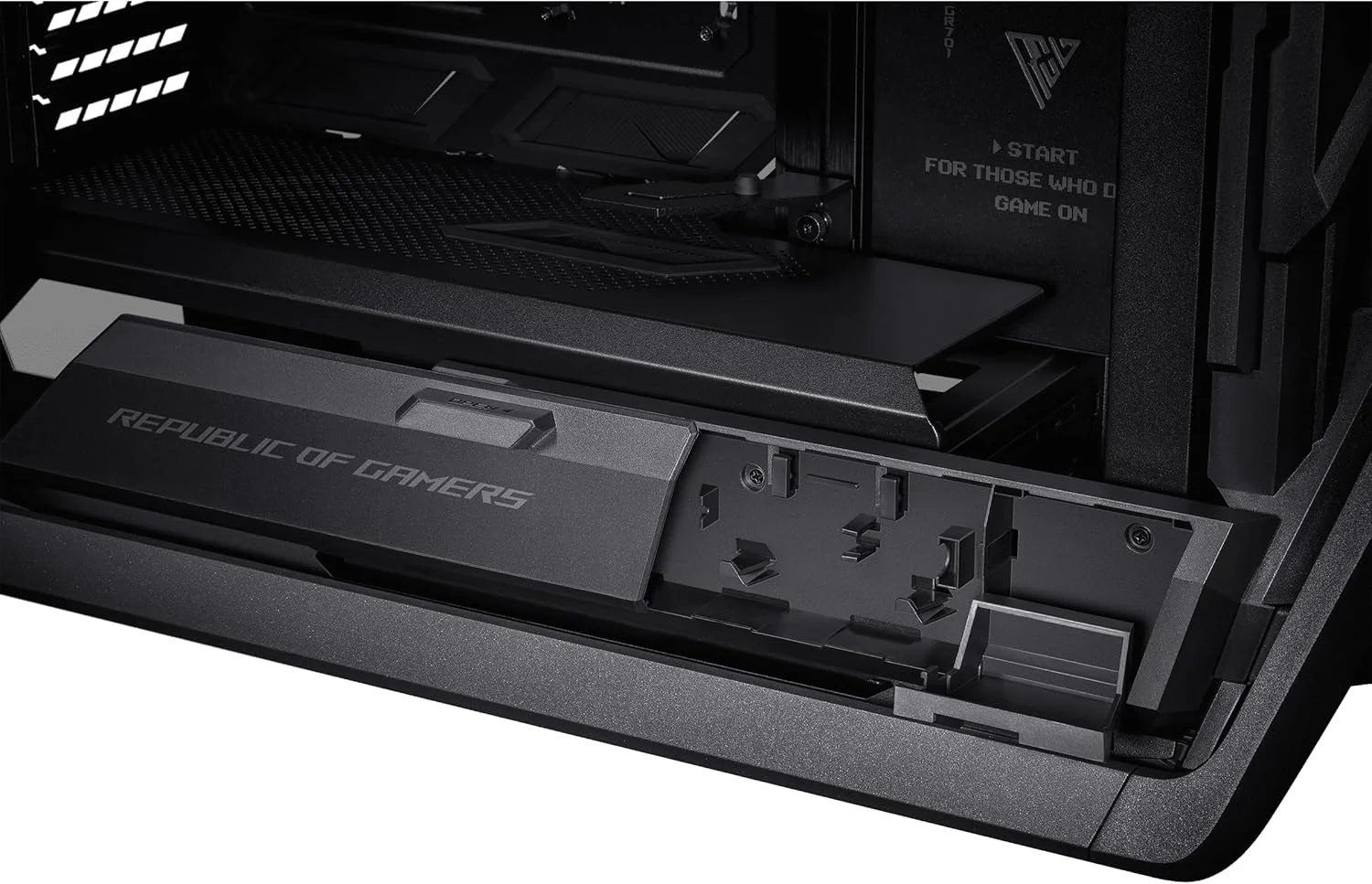 کیس کامپیوتر ASUS ROG Hyperion GR701 BTF Edition E-ATX، طراحی کانکتورهای مخفی مادربرد، رادیاتور دوگانه 420 میلی‌متری، 4 عدد فن 140 میلی‌متری، نگهدارنده فلزی GPU، محل نگهداری قطعات، هاب فن ARGB، شارژ سریع 60 واتی