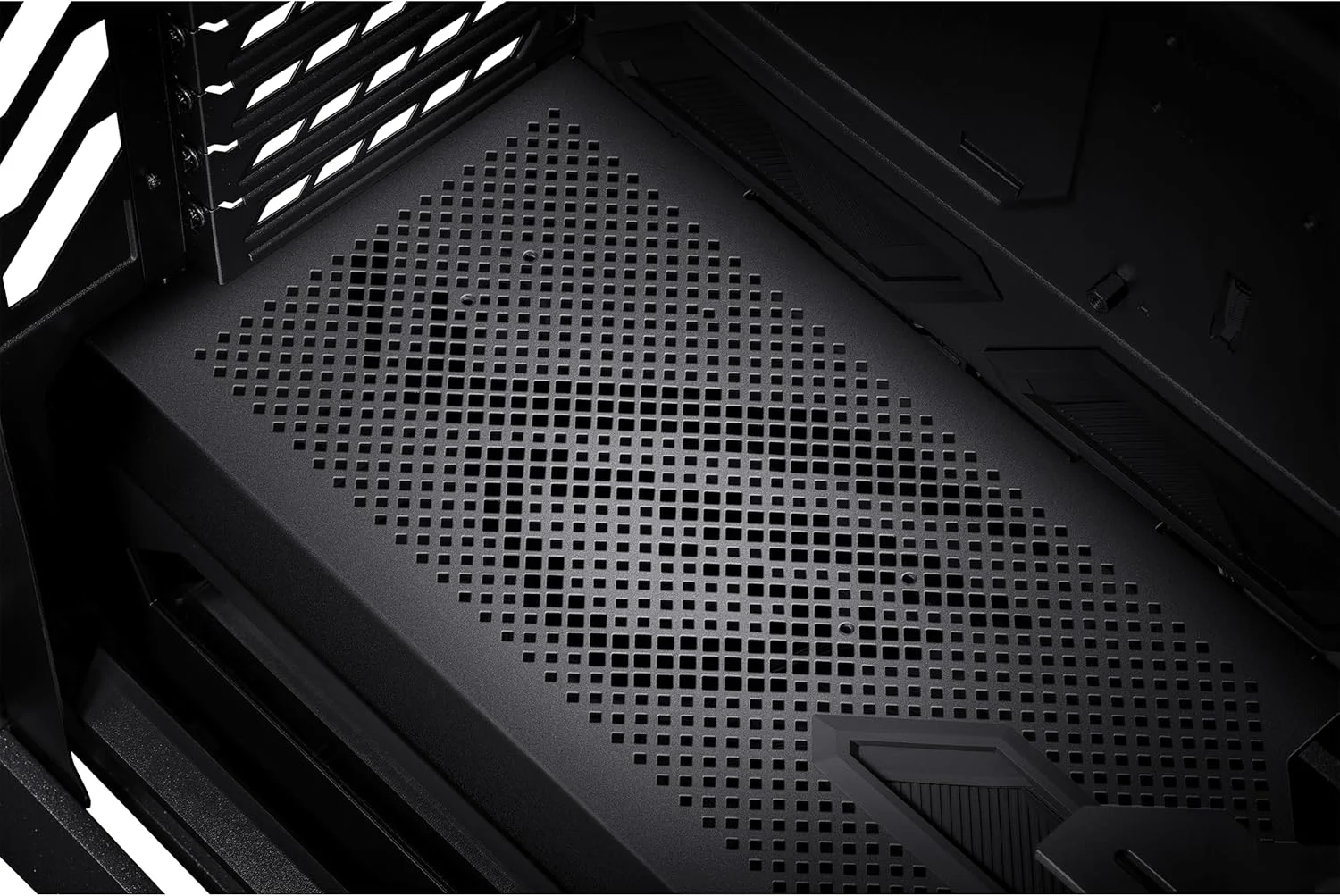 کیس کامپیوتر ASUS ROG Hyperion GR701 BTF Edition E-ATX، طراحی کانکتورهای مخفی مادربرد، رادیاتور دوگانه 420 میلی‌متری، 4 عدد فن 140 میلی‌متری، نگهدارنده فلزی GPU، محل نگهداری قطعات، هاب فن ARGB، شارژ سریع 60 واتی