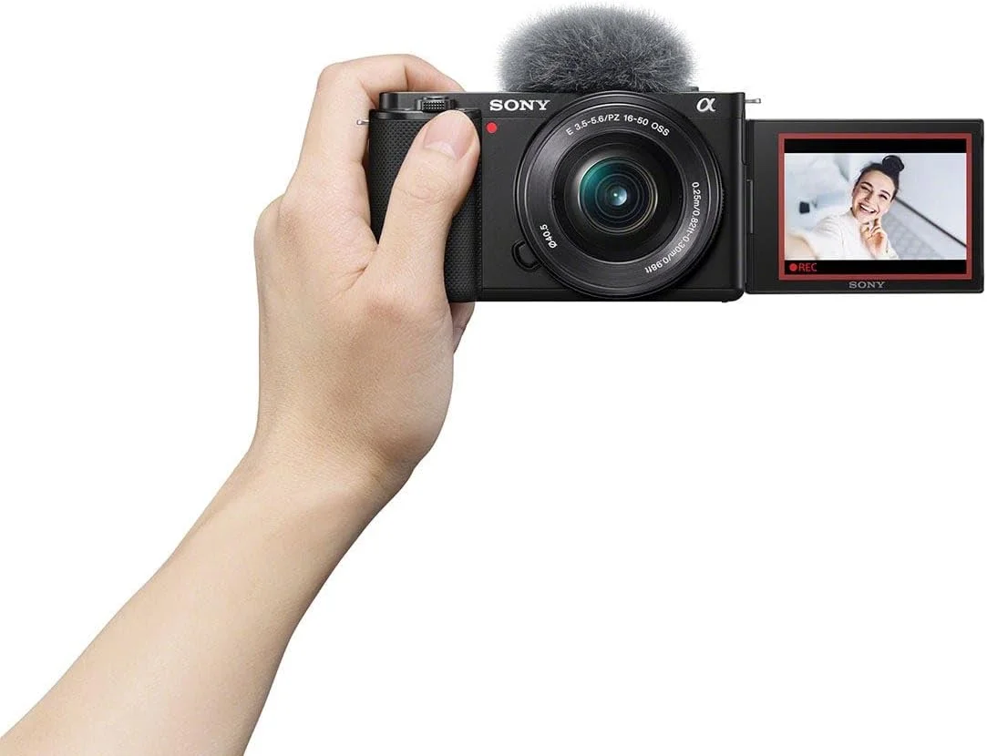 دوربین دیجیتال ولاگ Sony Alpha ZV-E10L با لنز قابل تعویض، سنسور بزرگ APS-C Exmor CMOS با رزولوشن 24.2 مگاپیکسل به همراه لنز 16-50 میلی‌متری، 24.2 مگاپیکسل، مشکی
