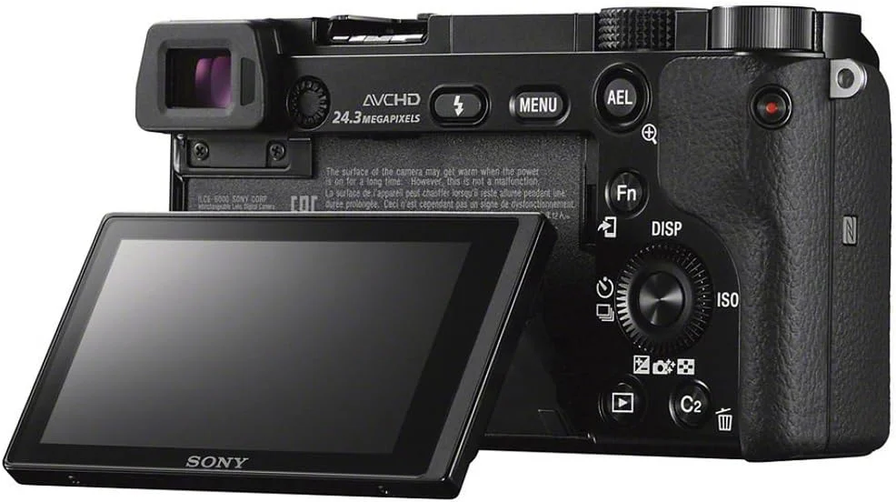 دوربین دیجیتال بدون آینه سونی آلفا a6000 با حسگر 24.3 مگاپیکسل و LCD 3.0 اینچی (مشکی) به همراه لنز زوم برقی 16-50 میلیمتری دوربین دیجیتال بدون آینه سونی آلفا a6000 با حسگر 24.3 مگاپیکسل و LCD 3.0 اینچی (مشکی) به همراه لنز زوم برقی 16-50 میلیمتری