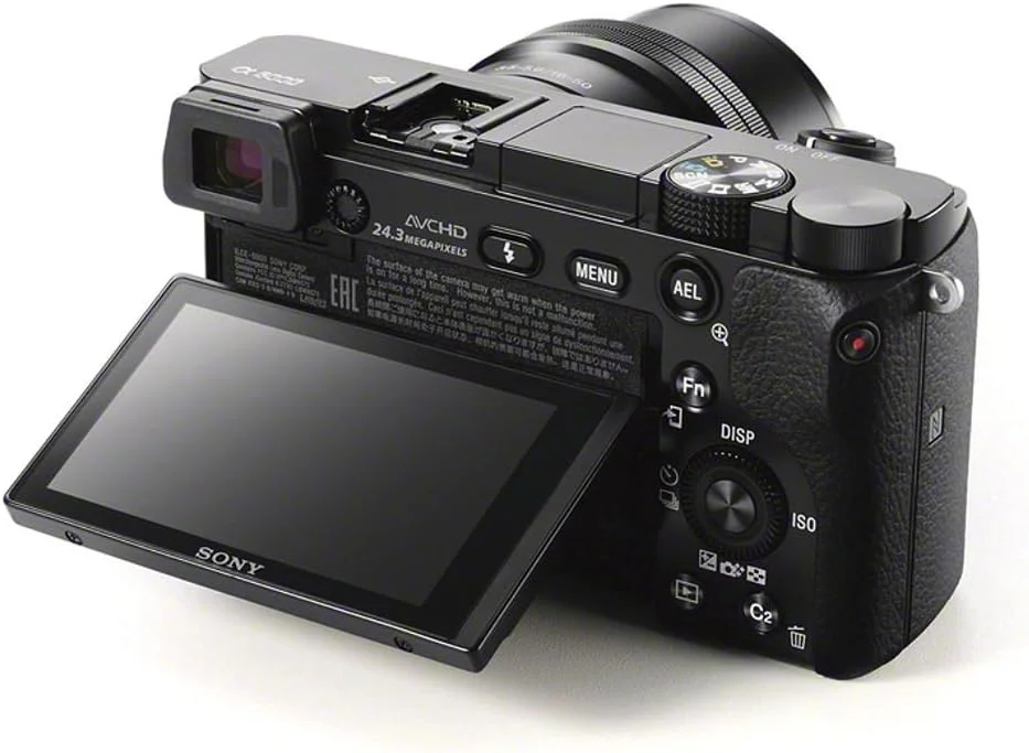 دوربین دیجیتال بدون آینه سونی آلفا a6000 با حسگر 24.3 مگاپیکسل و LCD 3.0 اینچی (مشکی) به همراه لنز زوم برقی 16-50 میلیمتری دوربین دیجیتال بدون آینه سونی آلفا a6000 با حسگر 24.3 مگاپیکسل و LCD 3.0 اینچی (مشکی) به همراه لنز زوم برقی 16-50 میلیمتری