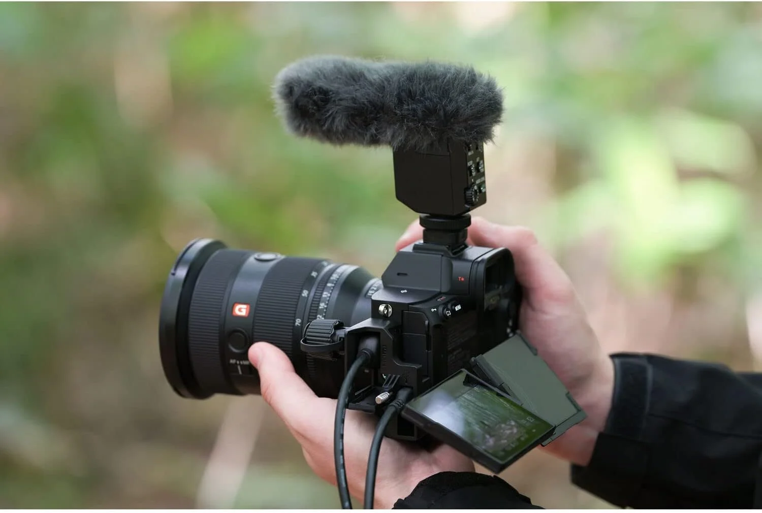 دوربین بدون آینه فول فریم Sony Alpha 7R V با لنز قابل تعویض و سنسور 61.0 مگاپیکسلی Exmor R CMOS با نور پس زمینه، مشکی، نسخه KSA با پشتیبانی گارانتی KSA دوربین بدون آینه فول فریم Sony Alpha 7R V با لنز قابل تعویض و سنسور 61.0 مگاپیکسلی Exmor R CMOS با نور پس زمینه، مشکی، نسخه KSA با پشتیبانی گارانتی KSA