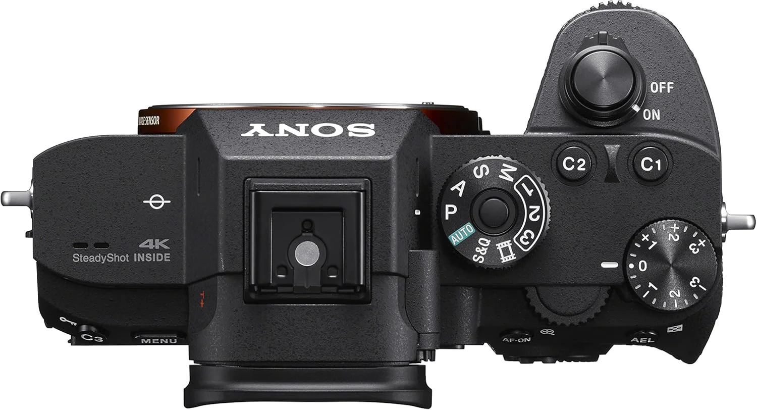 دوربین بدون آینه فول فریم Sony Alpha 7R IV با حسگر 61 مگاپیکسلی با وضوح بالا، تا 10 فریم در ثانیه با ردیابی مداوم AF/AE دوربین بدون آینه فول فریم Sony Alpha 7R IV با حسگر 61 مگاپیکسلی با وضوح بالا، تا 10 فریم در ثانیه با ردیابی مداوم AF/AE