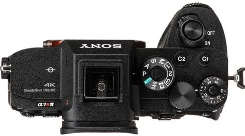 دوربین بدون آینه فول فریم Sony Alpha 7R IV با حسگر 61 مگاپیکسلی با وضوح بالا، تا 10 فریم در ثانیه با ردیابی مداوم AF/AE دوربین بدون آینه فول فریم Sony Alpha 7R IV با حسگر 61 مگاپیکسلی با وضوح بالا، تا 10 فریم در ثانیه با ردیابی مداوم AF/AE