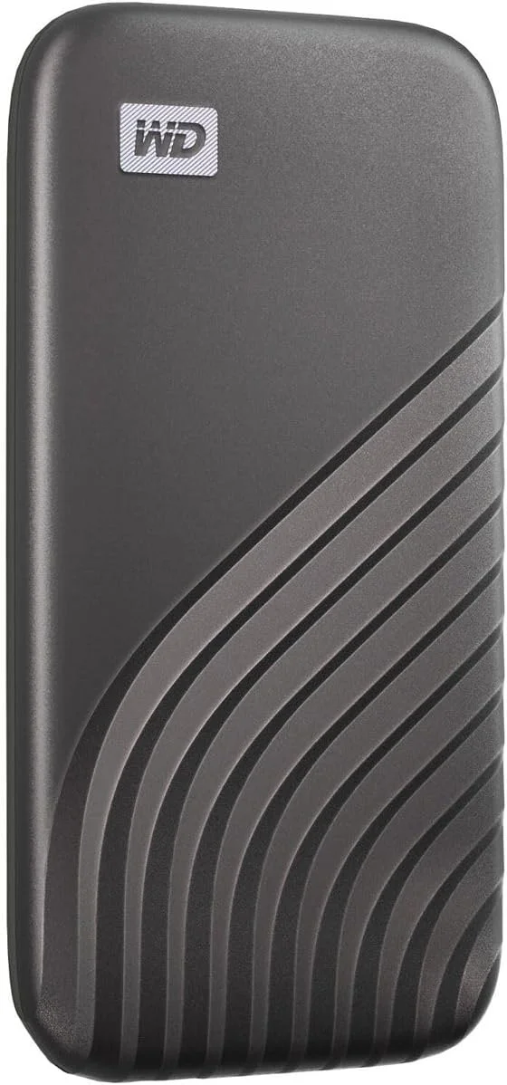 هارد SSD اکسترنال وسترن دیجیتال مدل My Passport با ظرفیت 4 ترابایت، فناوری NVMe، پورت USB-C، سرعت خواندن تا 1050 مگابایت بر ثانیه و سرعت نوشتن تا 1000 مگابایت بر ثانیه. سازگار با PC، Xbox، PlayStation، رنگ خاکستری فضایی