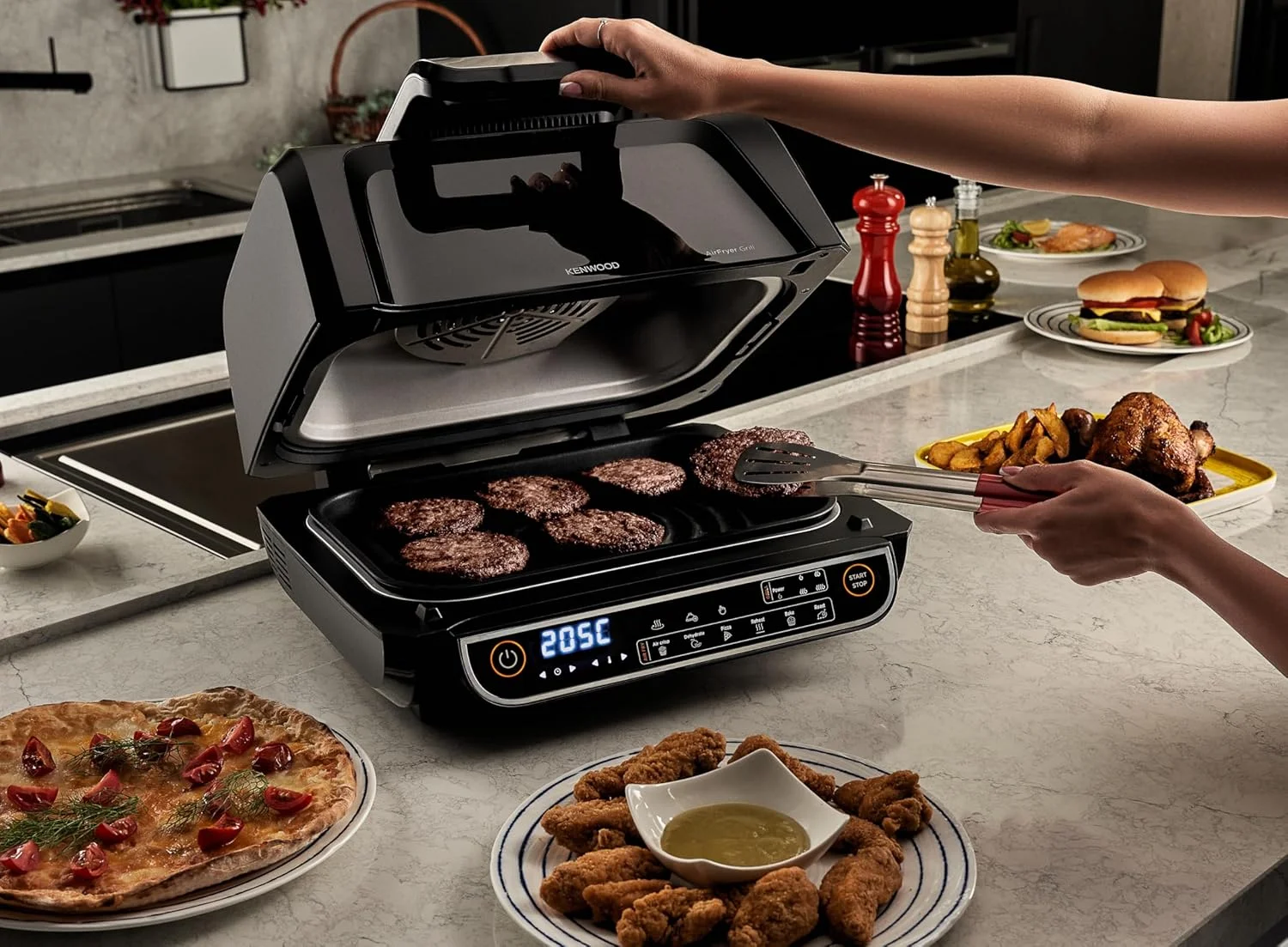گریل و سرخ کن هوا Kenwood مدل 2 در 1 (سرخ کن هوا + گریل) با سبد XXXL 8 لیتری، 4 سطح گریل، 8 عملکرد از پیش تعیین شده - گریل، ترد هوایی، برشته کردن، پخت، پیتزا، گرم کردن مجدد، خشک کردن و عملکرد دستی مدل GHF40.000BK مشکی