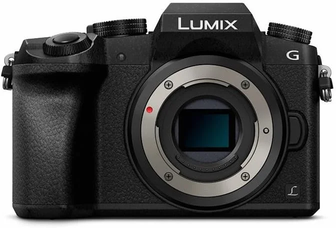دوربین سیستم پاناسونیک LUMIX G DMC-G70EG-K (16 مگاپیکسل، منظره یاب OLED، فوکوس خودکار کنتراست هیبریدی، صفحه نمایش لمسی OLED 7.5 سانتی متری، عکس و فیلم 4K، WiFi) مشکی
