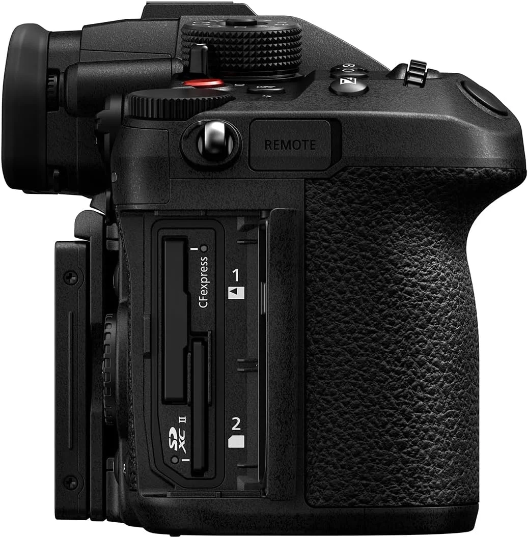 دوربین پاناسونیک Lumix DC-GH7E Micro Four Thirds، 25.2 مگاپیکسل، Open Gate، فیلمبرداری C4K/4K 4:2:2 60/50p، فوکوس خودکار هیبریدی فازی، Active IS، LUT، صدای ممیز شناور 32 بیتی، منظره یاب OLED، مانیتور چرخان، مشکی دوربین پاناسونیک Lumix DC-GH7E Micro Four Thirds، 25.2 مگاپیکسل، Open Gate، فیلمبرداری C4K/4K 4:2:2 60/50p، فوکوس خودکار هیبریدی فازی، Active IS، LUT، صدای ممیز شناور 32 بیتی، منظره یاب OLED، مانیتور چرخان، مشکی
