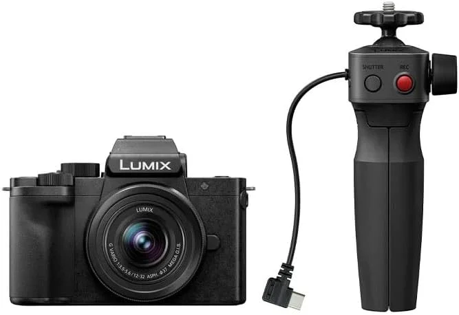 دوربین فیلمبرداری پاناسونیک LUMIX DC-G100VEB-K مخصوص ولاگ با لنز LUMIX G Vario 12-32 mm f3.5-5.6 و سه پایه SHGR1 دوربین فیلمبرداری پاناسونیک LUMIX DC-G100VEB-K مخصوص ولاگ با لنز LUMIX G Vario 12-32 mm f3.5-5.6 و سه پایه SHGR1