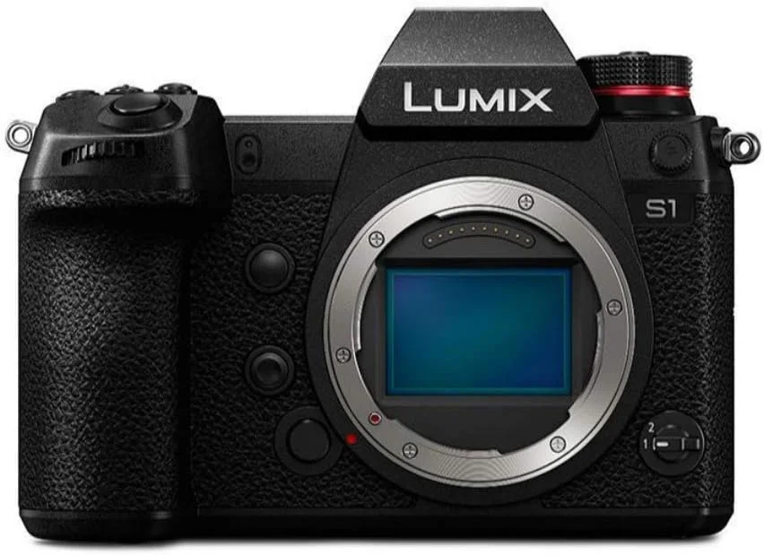 دوربین بدون آینه فول فریم پاناسونیک LUMIX S1 با سنسور MOS 24.2 مگاپیکسلی با وضوح بالا، سازگار با لنز L-Mount، فیلمبرداری 4K HDR و LCD 3.2 اینچی - DC-S1BODY مشکی