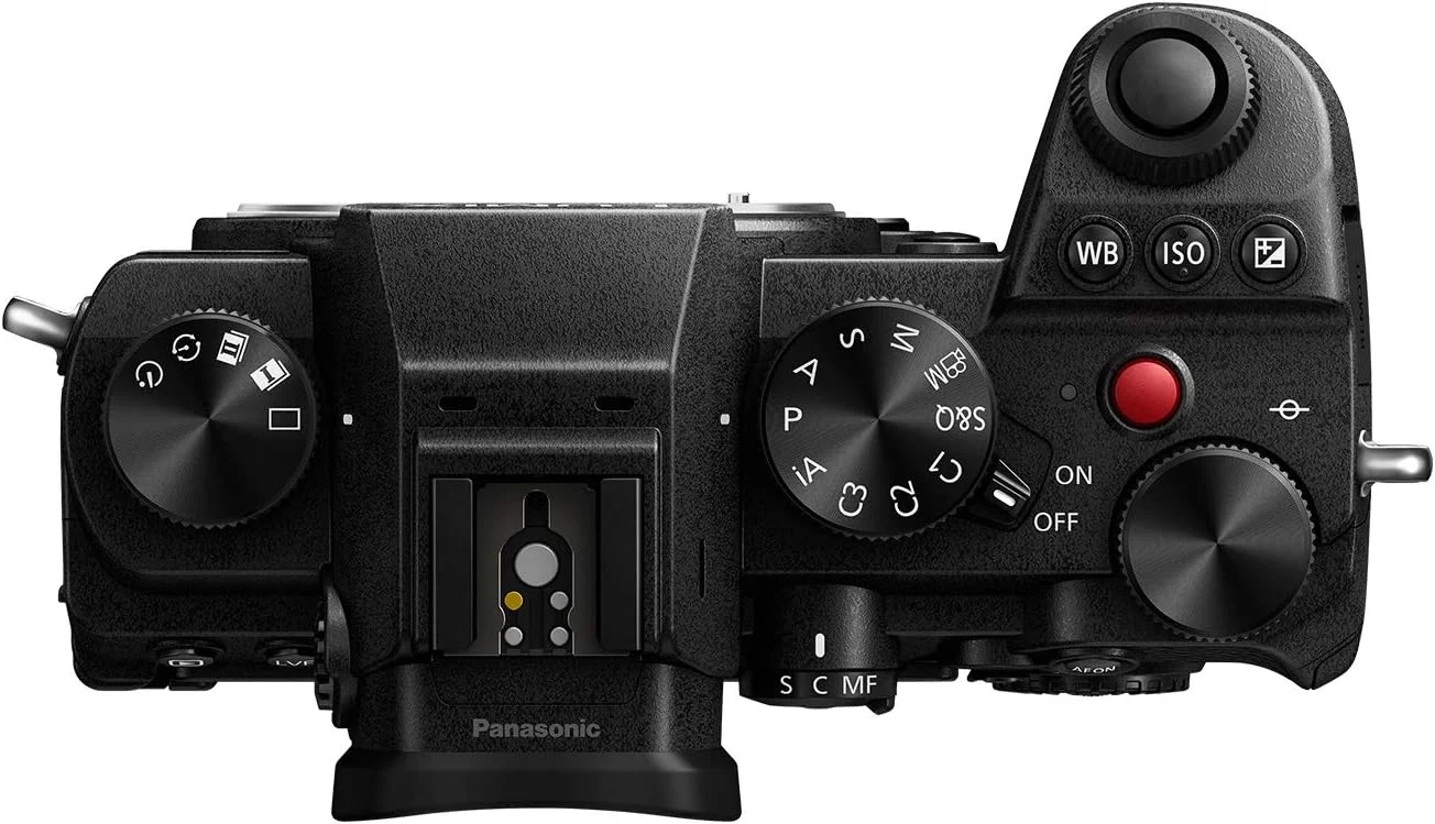 دوربین بدون آینه فول فریم پاناسونیک LUMIX S5، ضبط ویدیو 4K 60P با صفحه نمایش چرخان و WiFi، لنز LUMIX S 20-60mm F3.5-5.6، مانت L، لرزشگیر 5 محوره Dual I.S، DC-S5KK (مشکی) دوربین بدون آینه فول فریم پاناسونیک LUMIX S5، ضبط ویدیو 4K 60P با صفحه نمایش چرخان و WiFi، لنز LUMIX S 20-60mm F3.5-5.6، مانت L، لرزشگیر 5 محوره Dual I.S، DC-S5KK (مشکی)