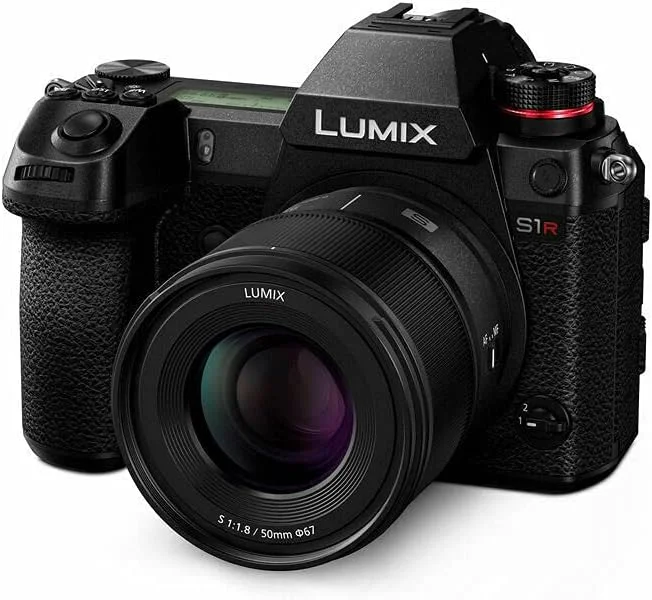 لنز دوربین پاناسونیک LUMIX S سری 50mm F1.8 با مانت L، لنز قابل تعویض برای دوربین های دیجیتال فول فریم بدون آینه، S-S50 مشکی لنز دوربین پاناسونیک LUMIX S سری 50mm F1.8 با مانت L، لنز قابل تعویض برای دوربین های دیجیتال فول فریم بدون آینه، S-S50 مشکی