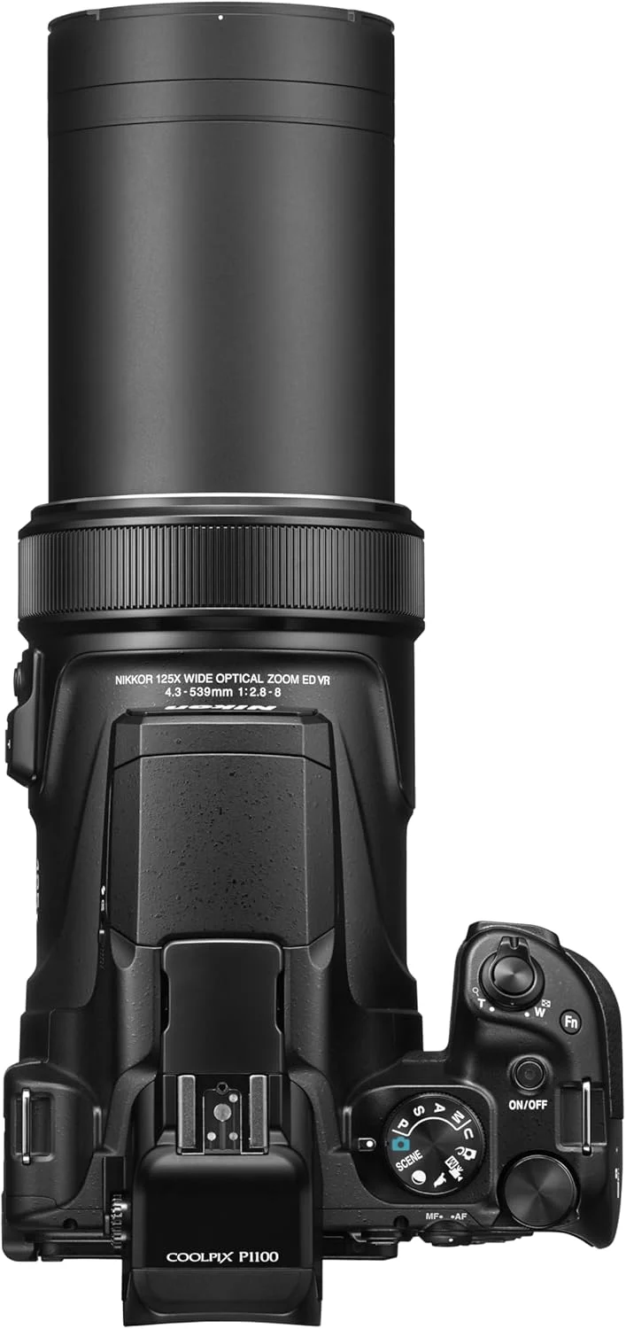 دوربین نیکون Coolpix P1100 (زوم 125x، فاصله کانونی 24-3000 میلی‌متر، 16 مگاپیکسل، فیلمبرداری 4K)