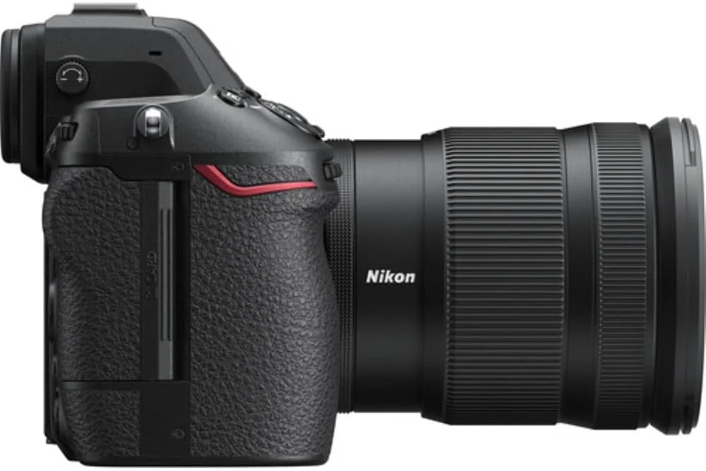 دوربین بدون آینه نیکون Z 8 فرمت FX به همراه لنز NIKKOR Z 24-120mm f/4 S