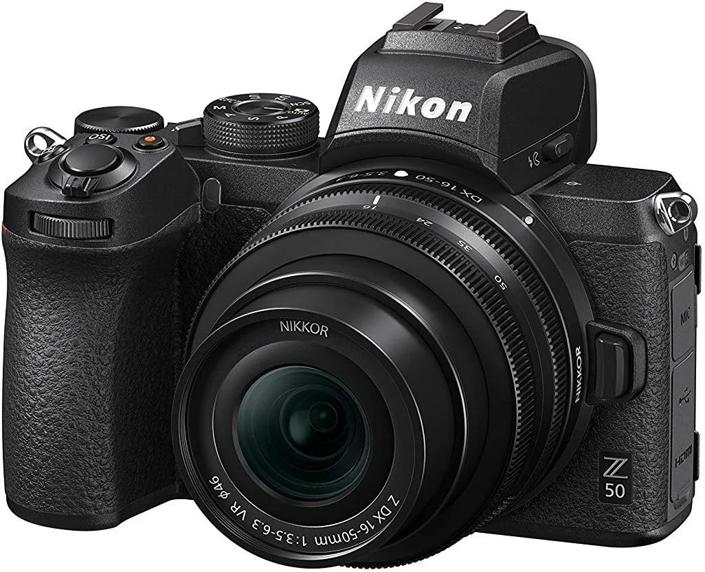 کیت دوربین بدون آینه نیکون Z50 + Z DX 16-50mm + FTZ (فوکوس خودکار هیبریدی 209 نقطه ای، پردازش تصویر با سرعت بالا، فیلم های 4K UHD، مانیتور LCD با وضوح بالا) VOA050K004