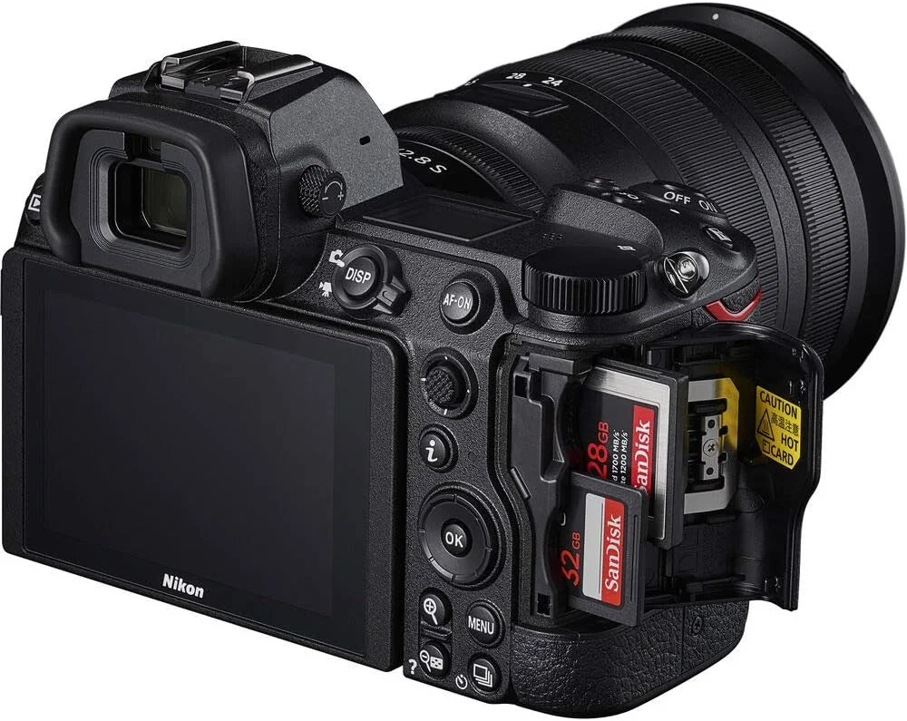 دوربین دیجیتال بدون آینه نیکون Z 6II با فرمت FX 24.5 مگاپیکسل به همراه لنز 24-70 میلی‌متر f/4 و NIKKOR Z 24-120mm f/4 S