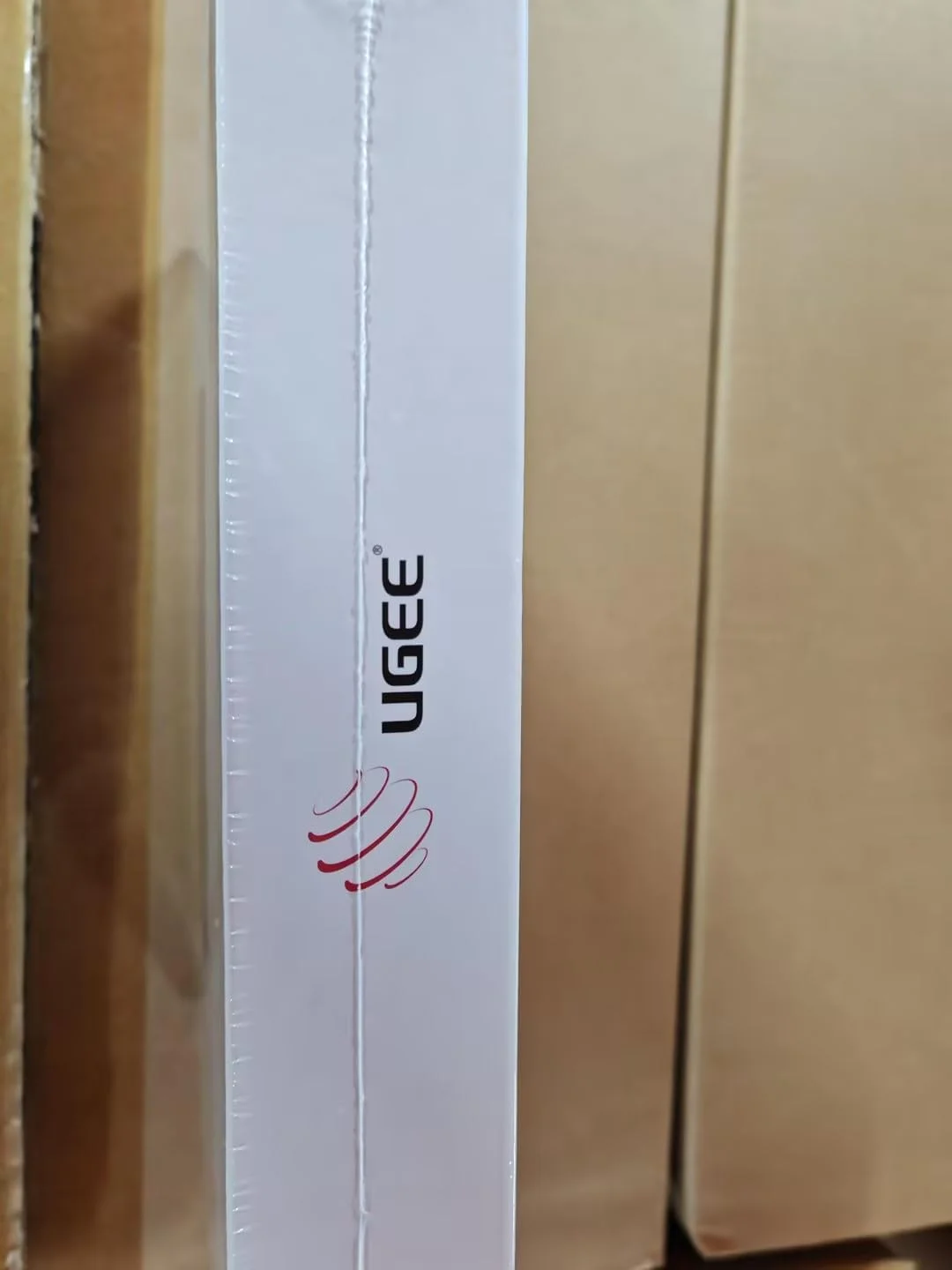 تبلت طراحی گرافیکی UGEE S640، پد طراحی دیجیتال با قلم بدون باتری، عملکرد شیب، 8192 سطح حساسیت به فشار، 10 کلید میانبر برای مک، ویندوز و اندروید