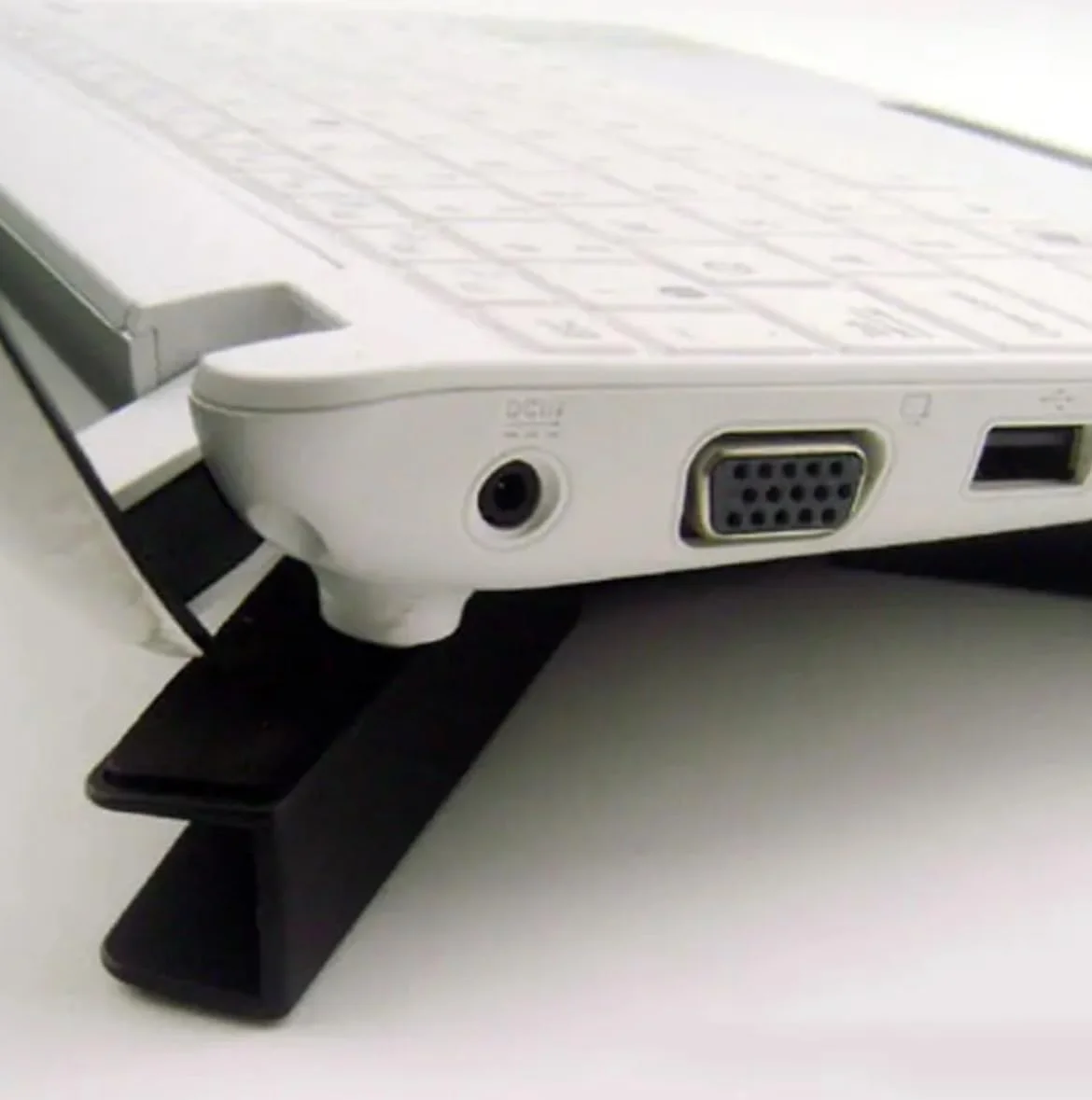 پایه خنک کننده لپ تاپ USB با دو فن، پایه تاشو، خنک کننده قابل حمل نوت بوک، مشکی پایه خنک کننده لپ تاپ USB با دو فن، پایه تاشو، خنک کننده قابل حمل نوت بوک، مشکی